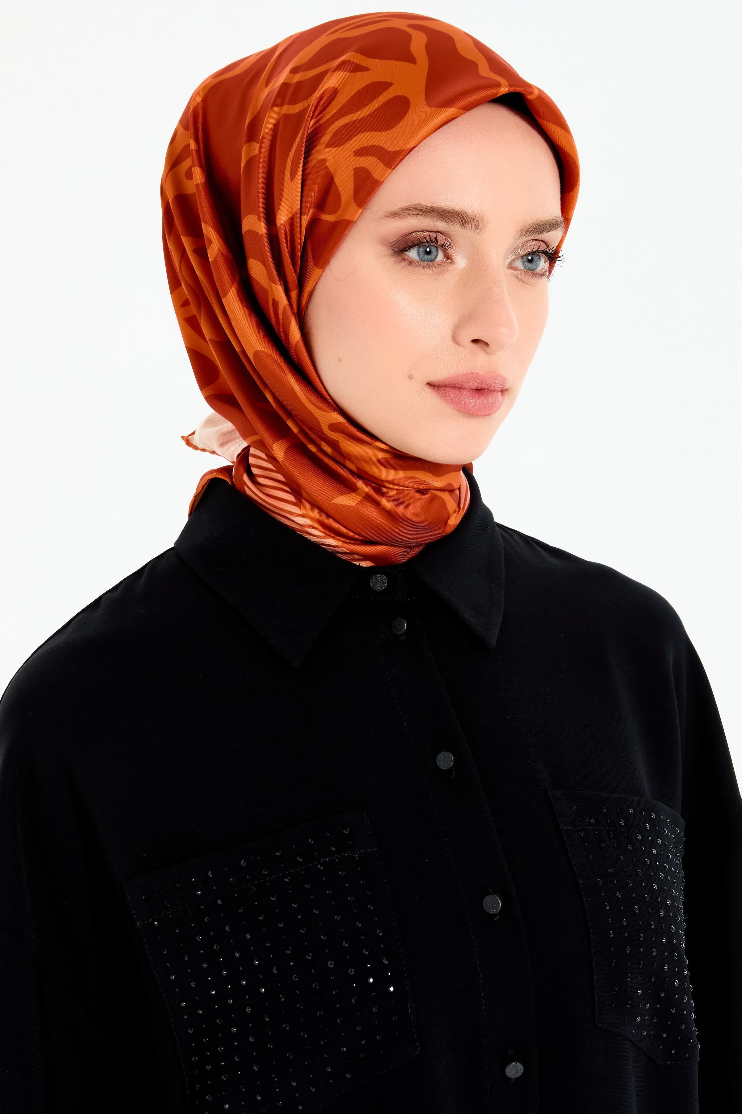 Monokrom Desenli Stil Eşarp - Turuncu TUGBA