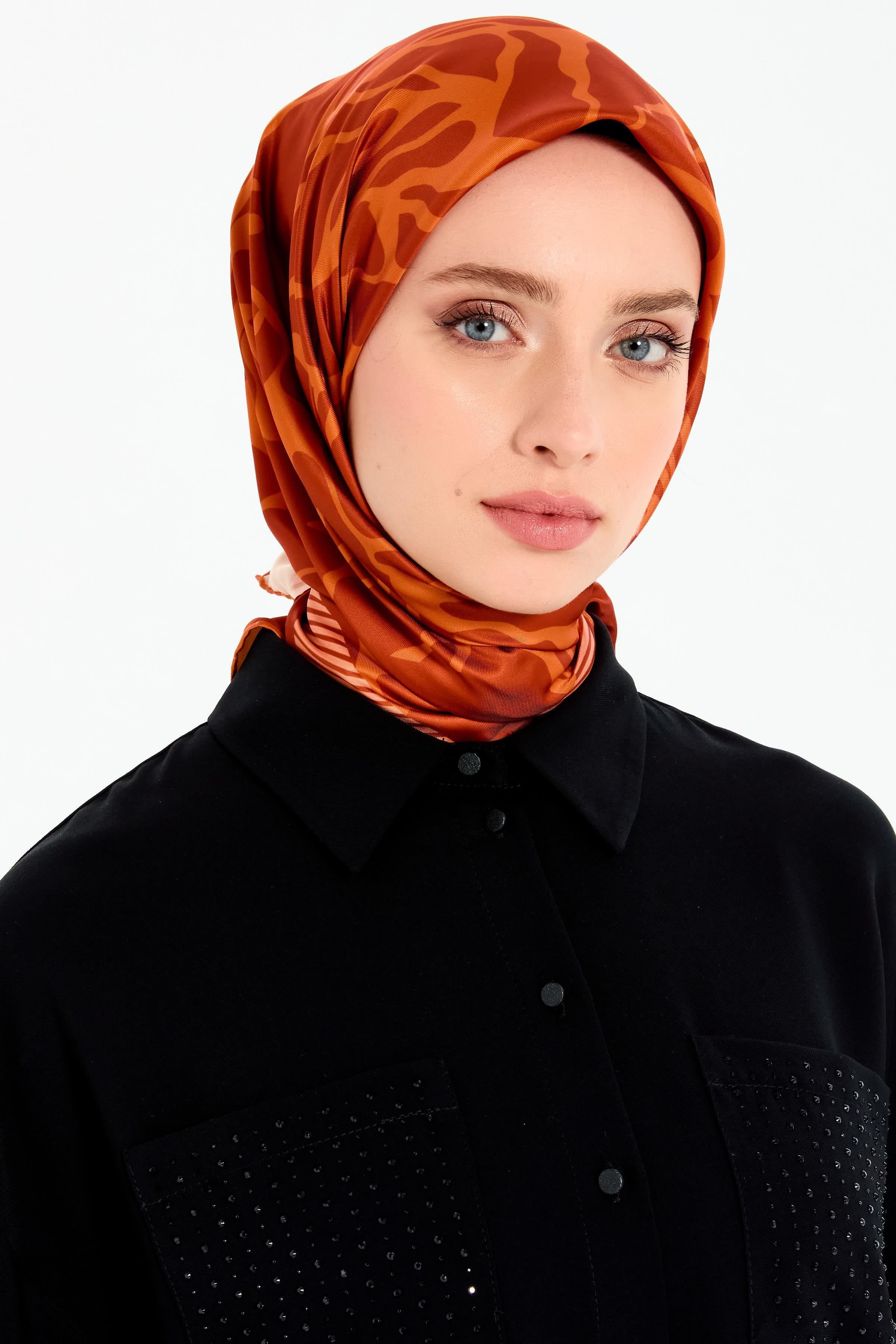 Monokrom Desenli Stil Eşarp - Turuncu TUGBA