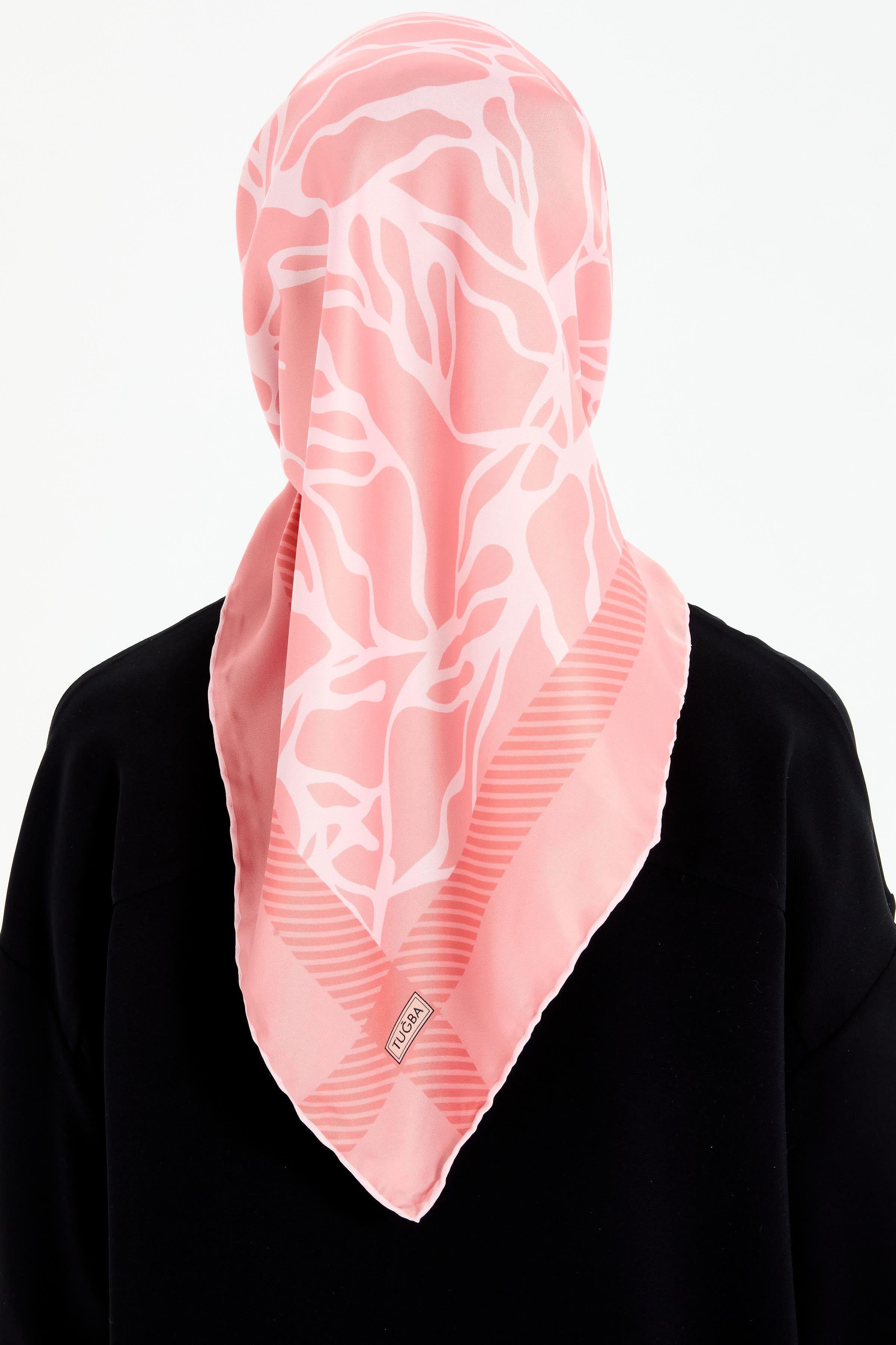 Monokrom Desenli Stil Eşarp - Yavruağzı TUGBA