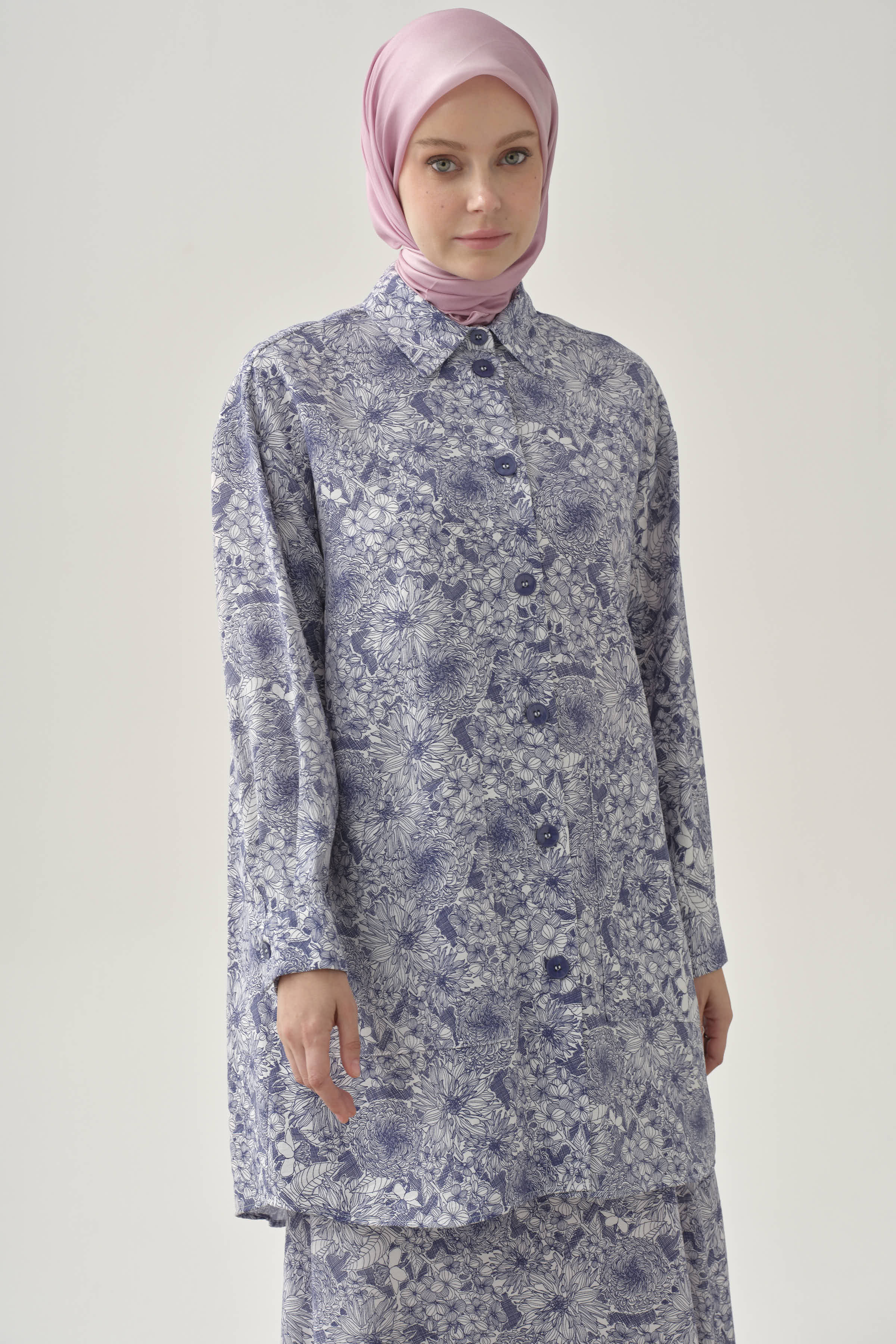 Multi Çiçek Desenli Aplike Cepli Tunik - İndigo TUGBA