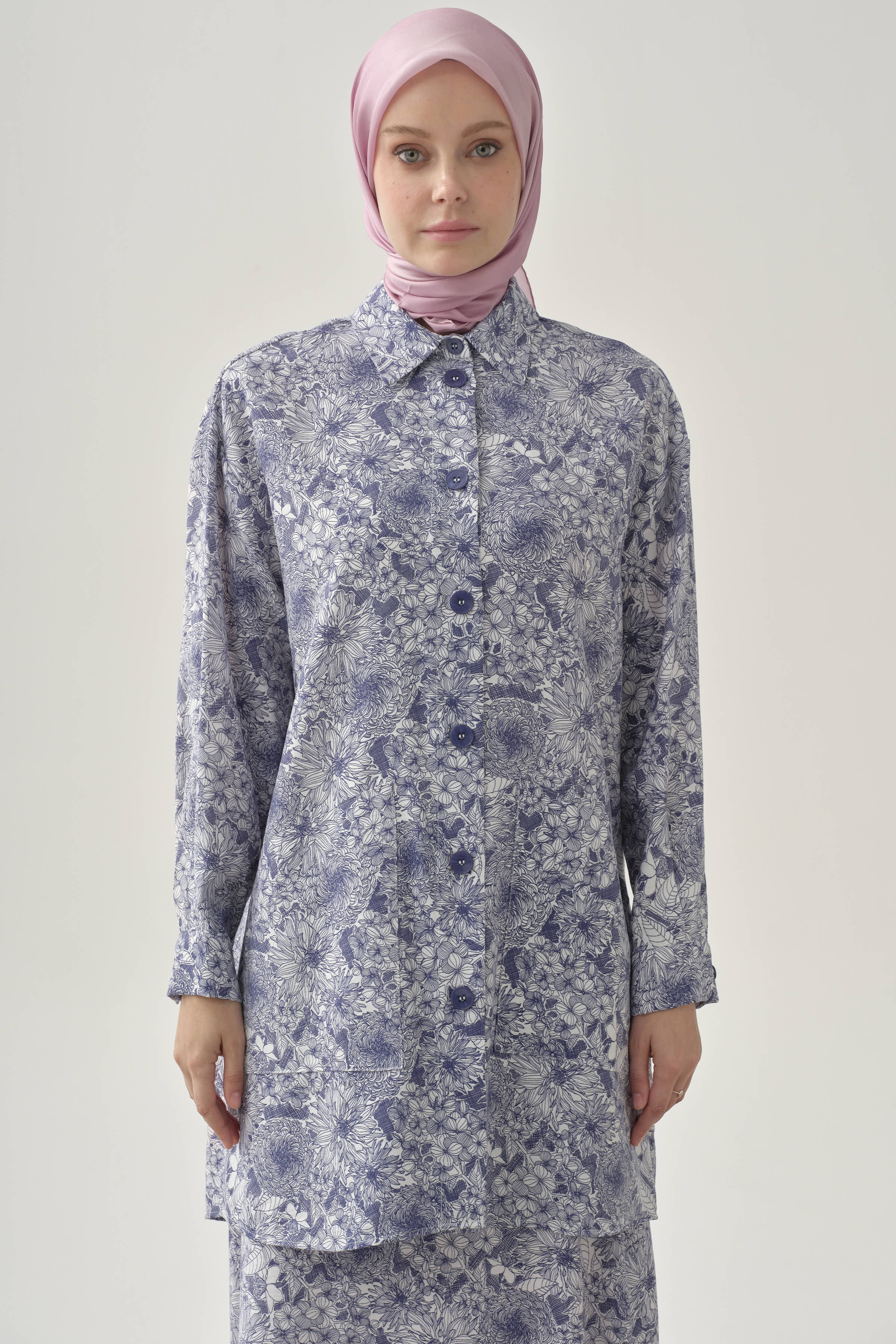 Multi Çiçek Desenli Aplike Cepli Tunik - İndigo TUGBA