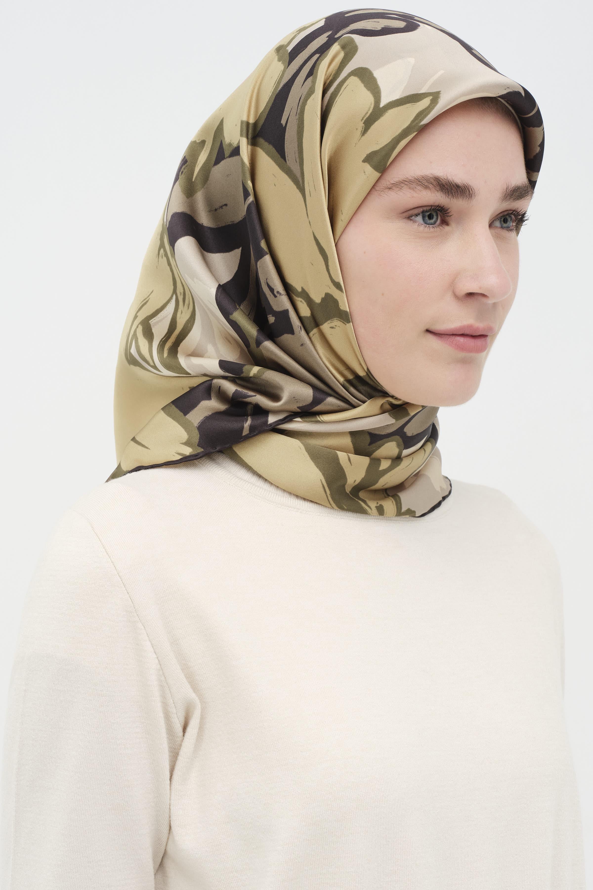 Multi Flower Desenli Sura İpek Eşarp - Fıstık Yeşili TUGBA