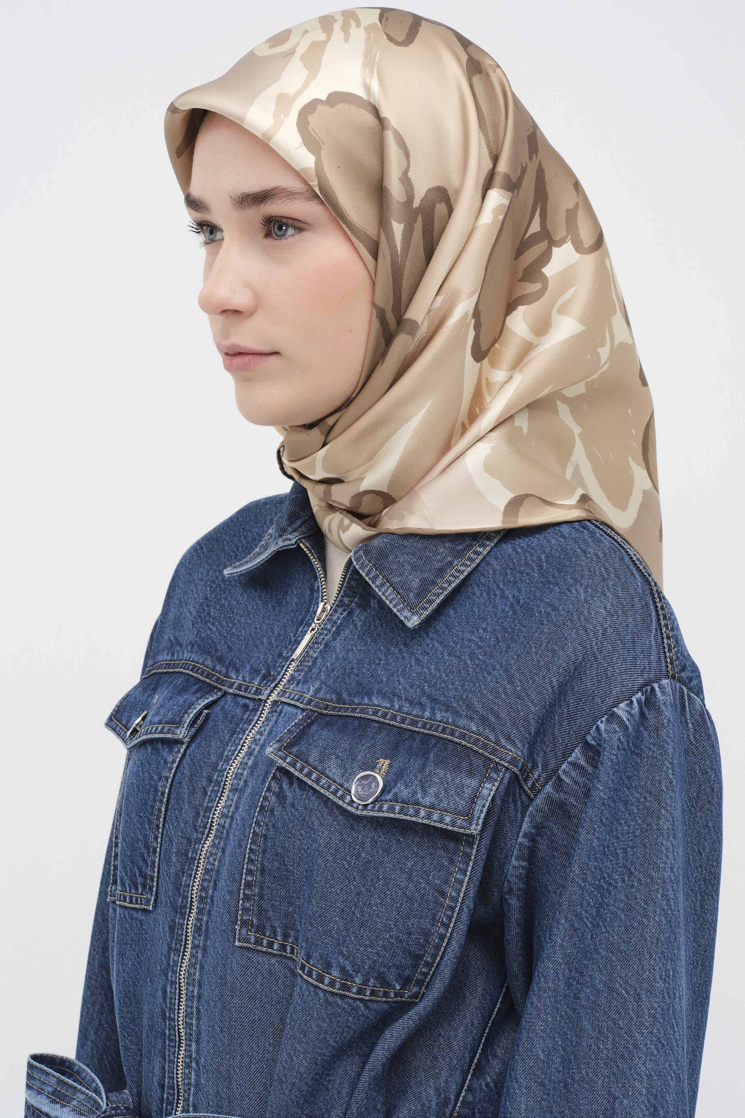 Multi Flower Desenli Sura İpek Eşarp - Vizon TUGBA