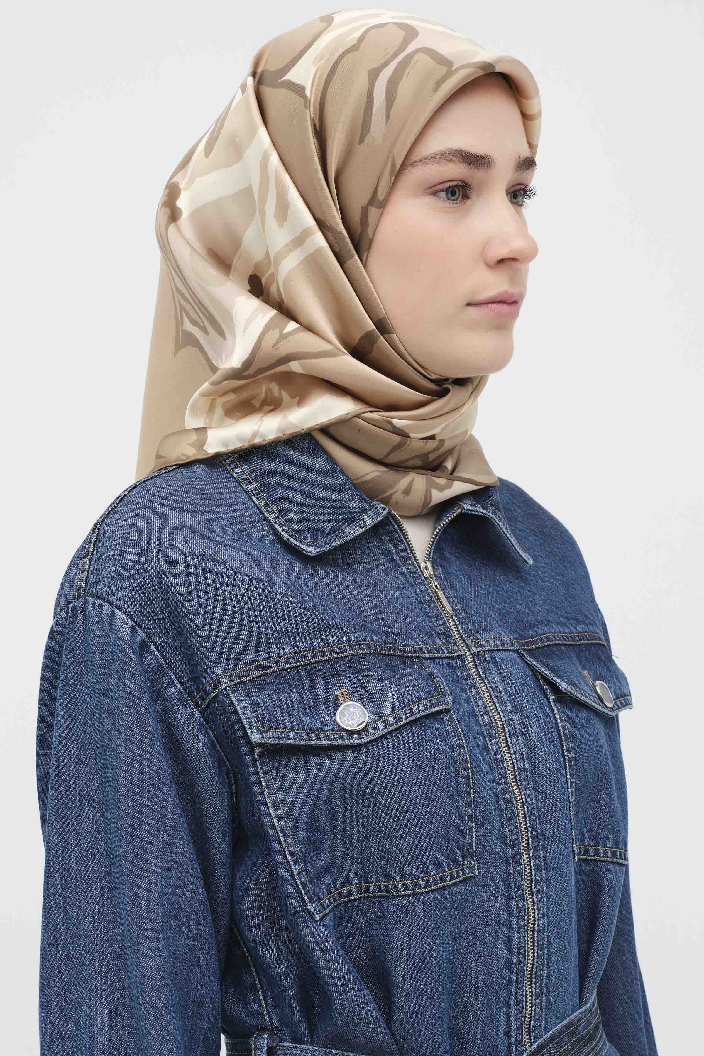 Multi Flower Desenli Sura İpek Eşarp - Vizon TUGBA