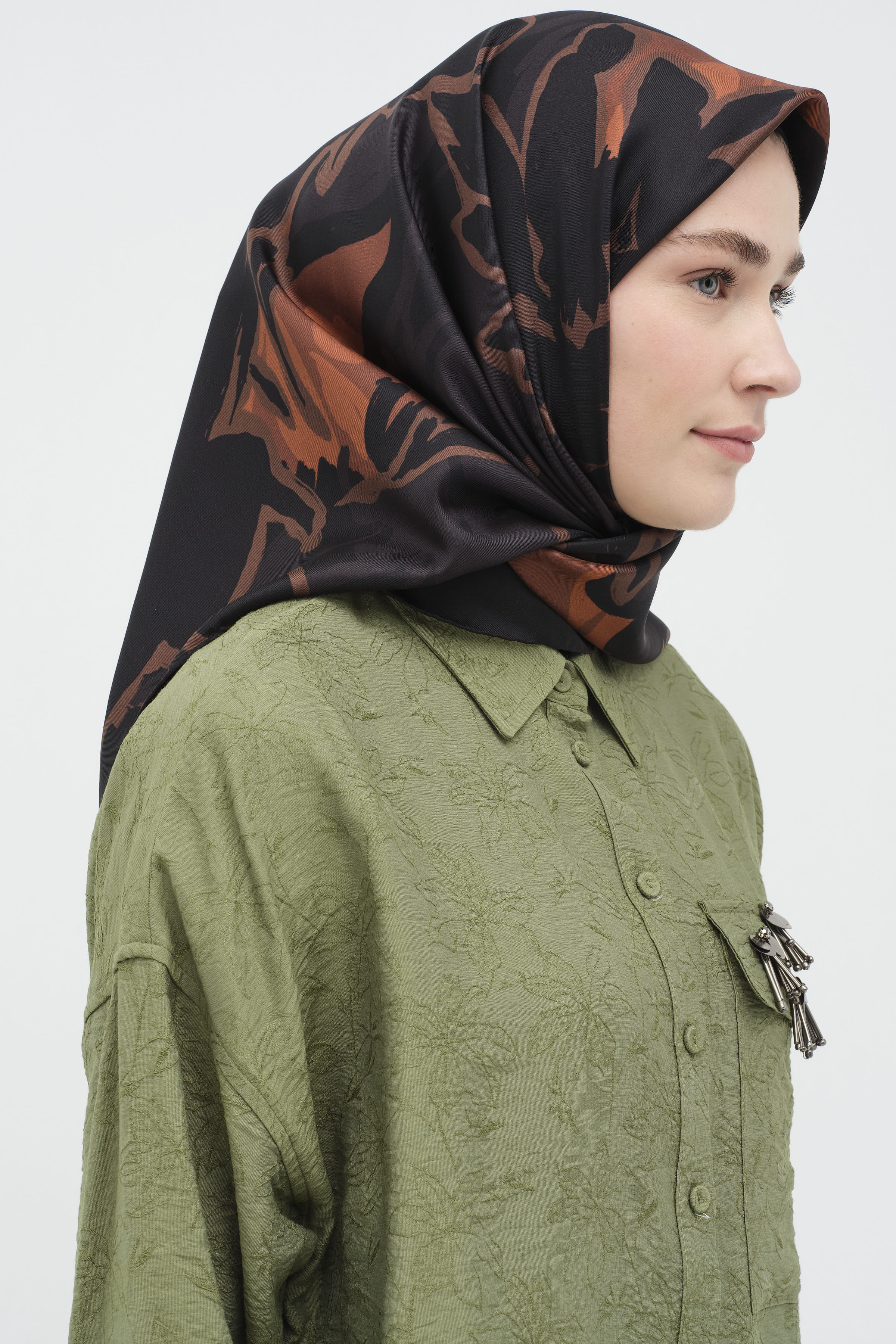 Multi Flower Desenli Twill İpek Eşarp - Acı Kahve TUGBA