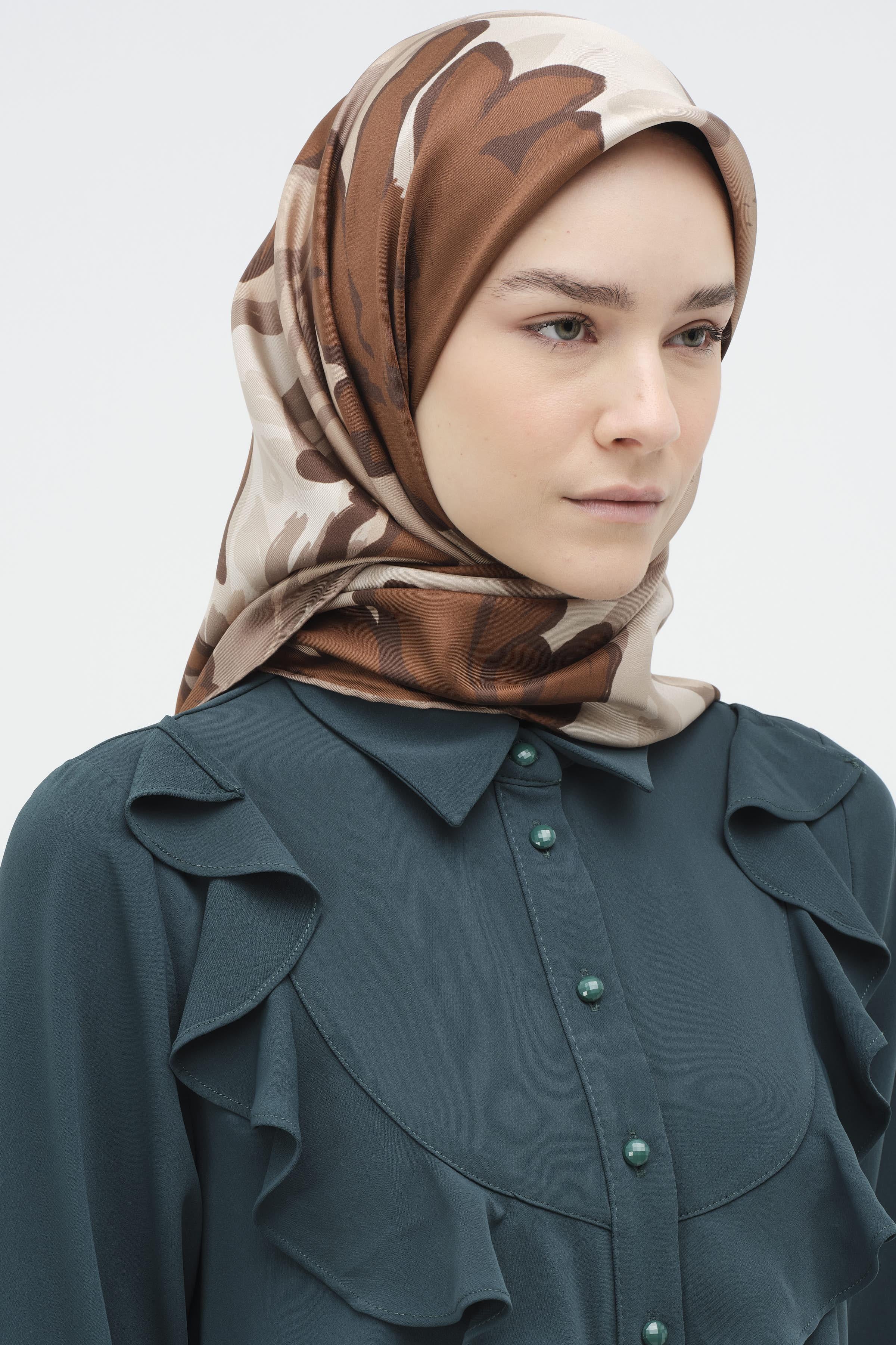 Multi Flower Desenli Twill İpek Eşarp - Kahve TUGBA