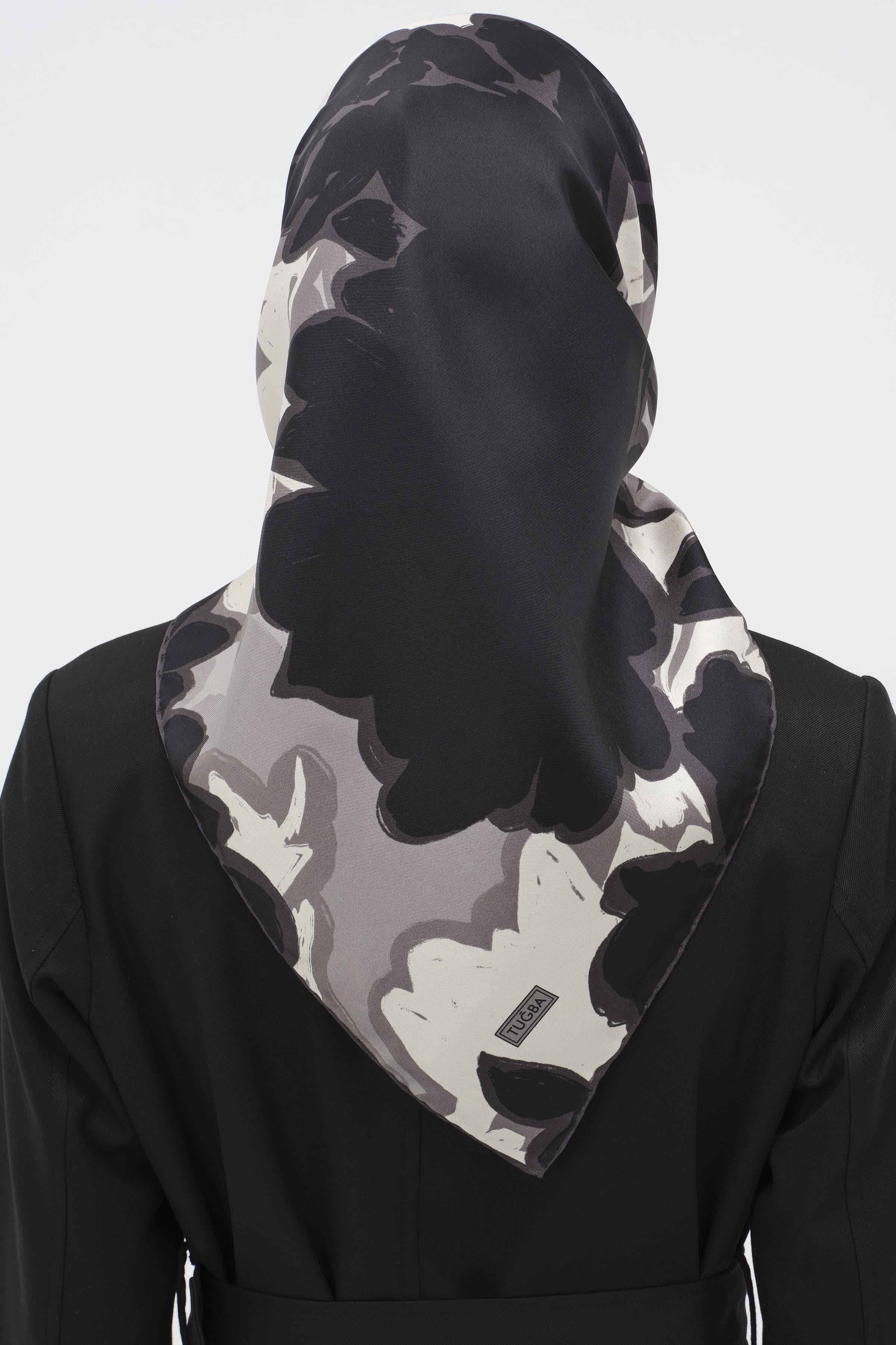 Multi Flower Desenli Twill İpek Eşarp - Siyah TUGBA