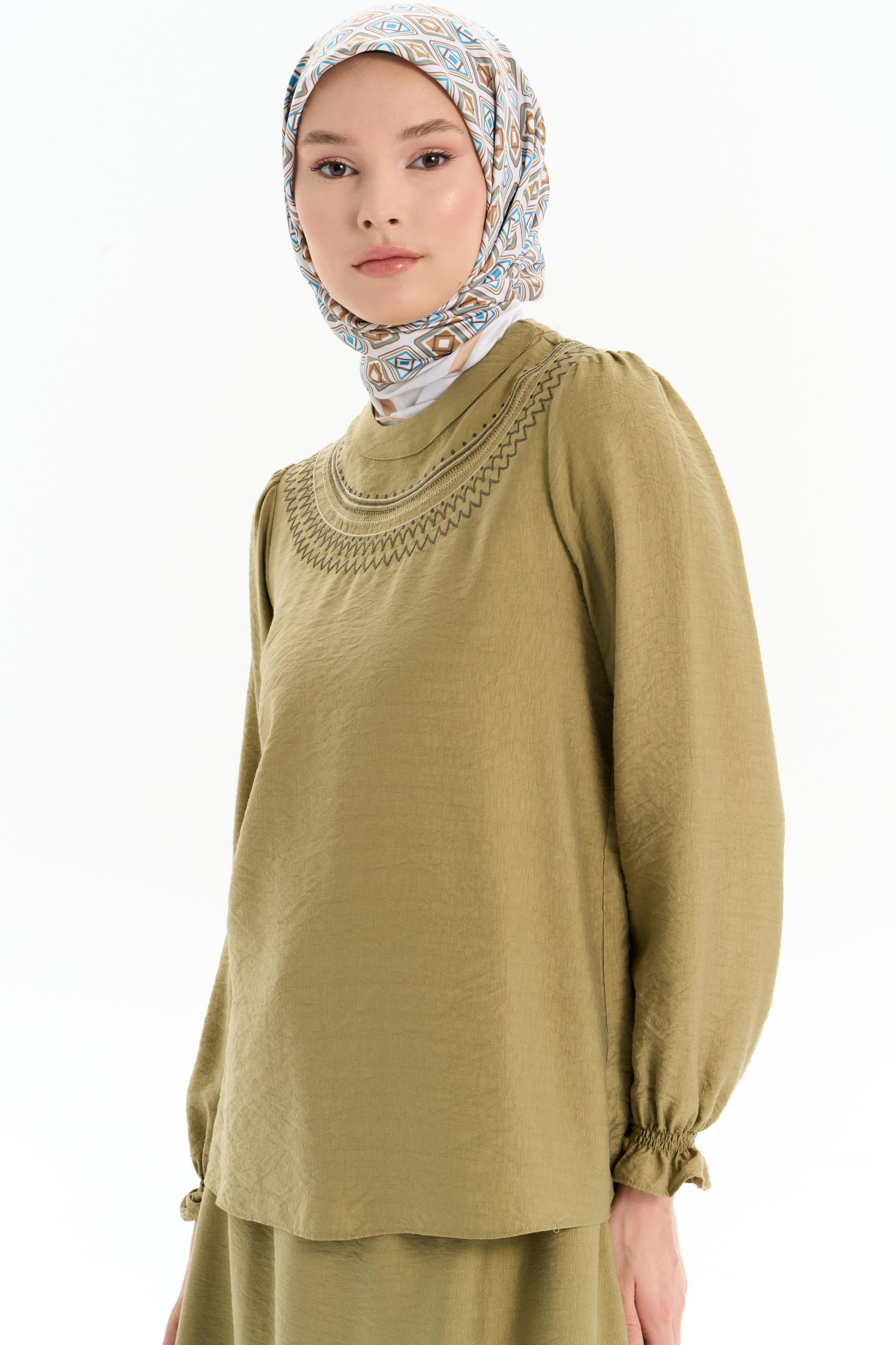 Nakış Detaylı Bluz Etek Takım - Olive TUGBA