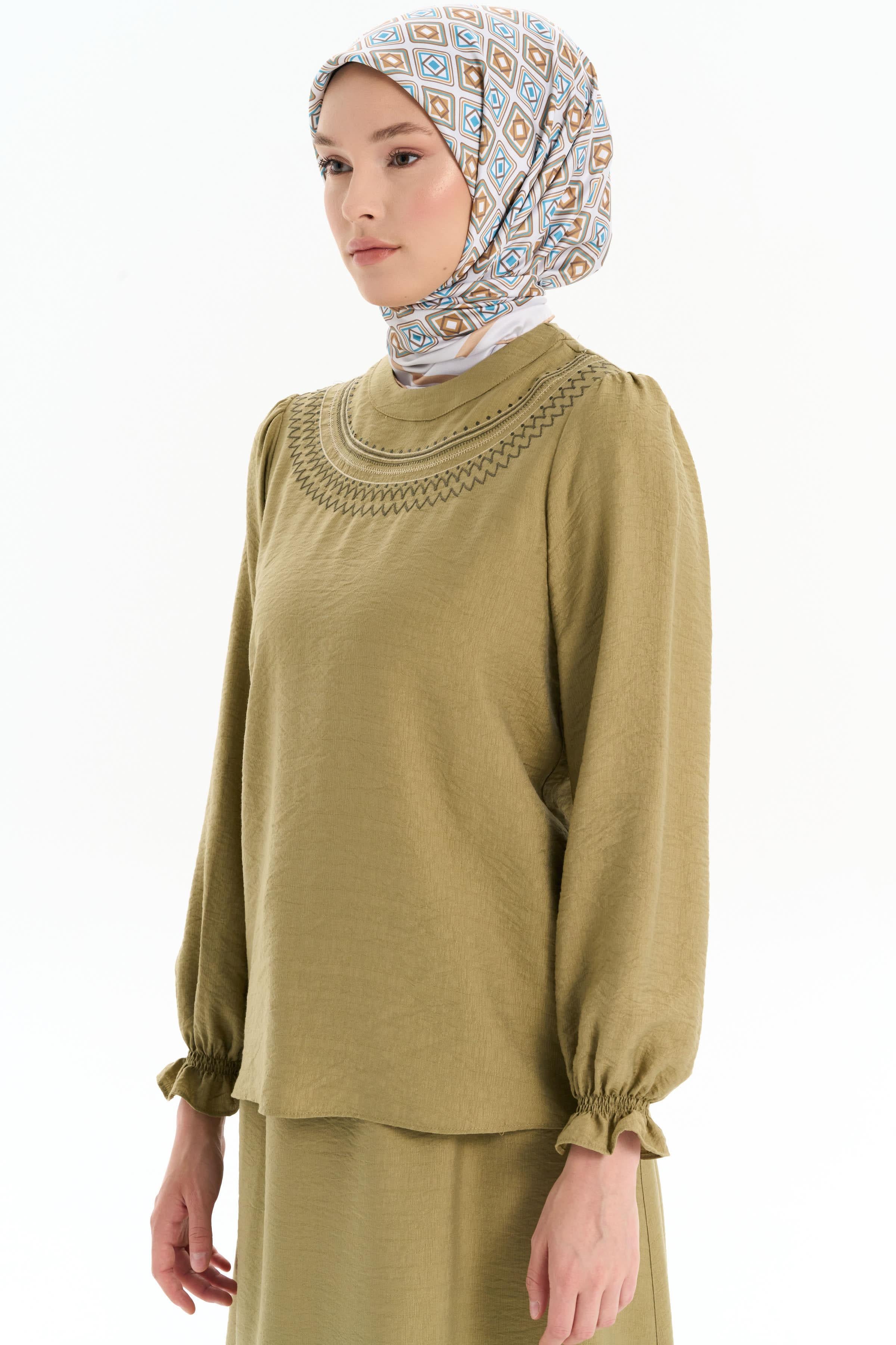 Nakış Detaylı Bluz Etek Takım - Olive TUGBA