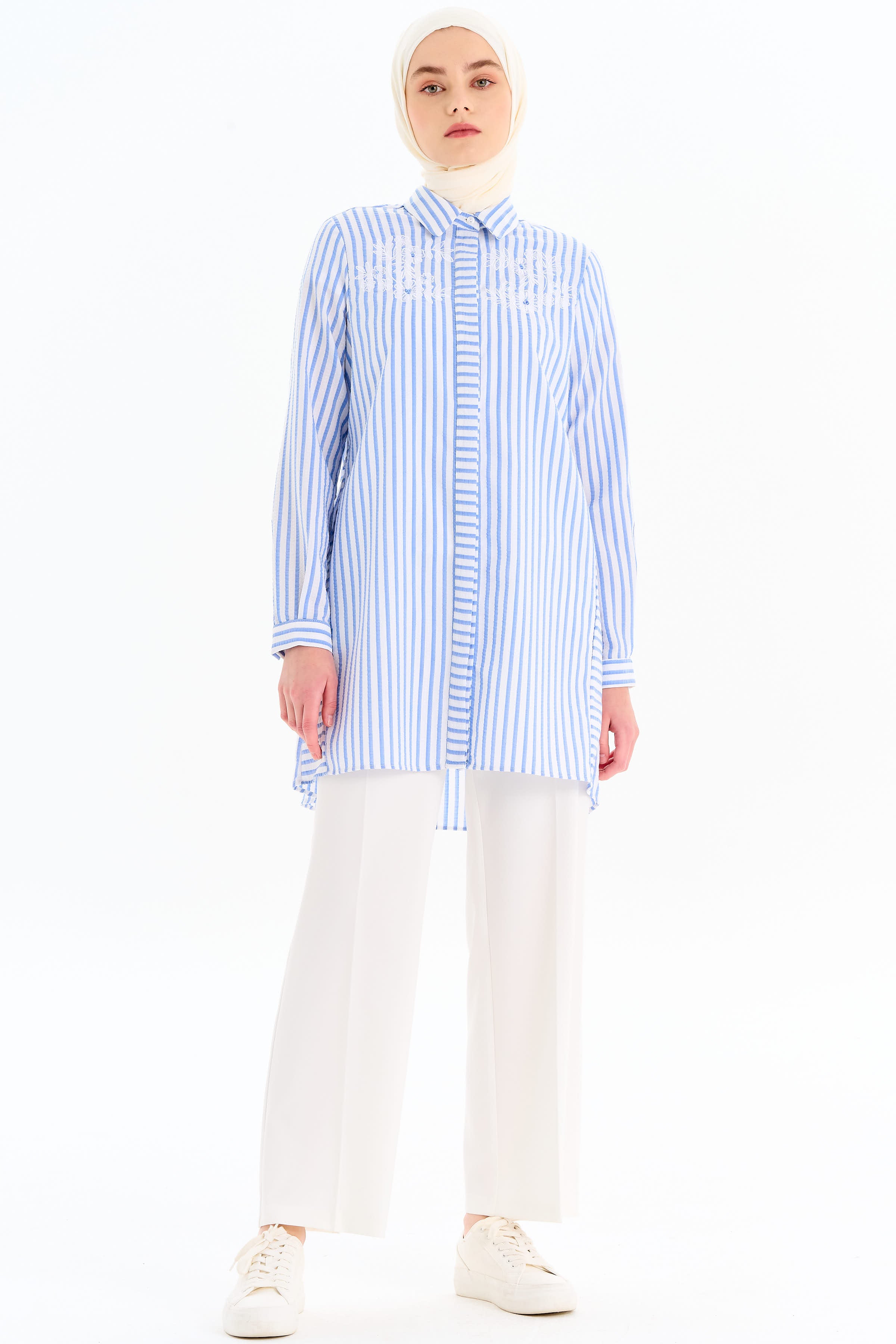 Nakış Detaylı Çizgili Tunik - Mavi TUGBA