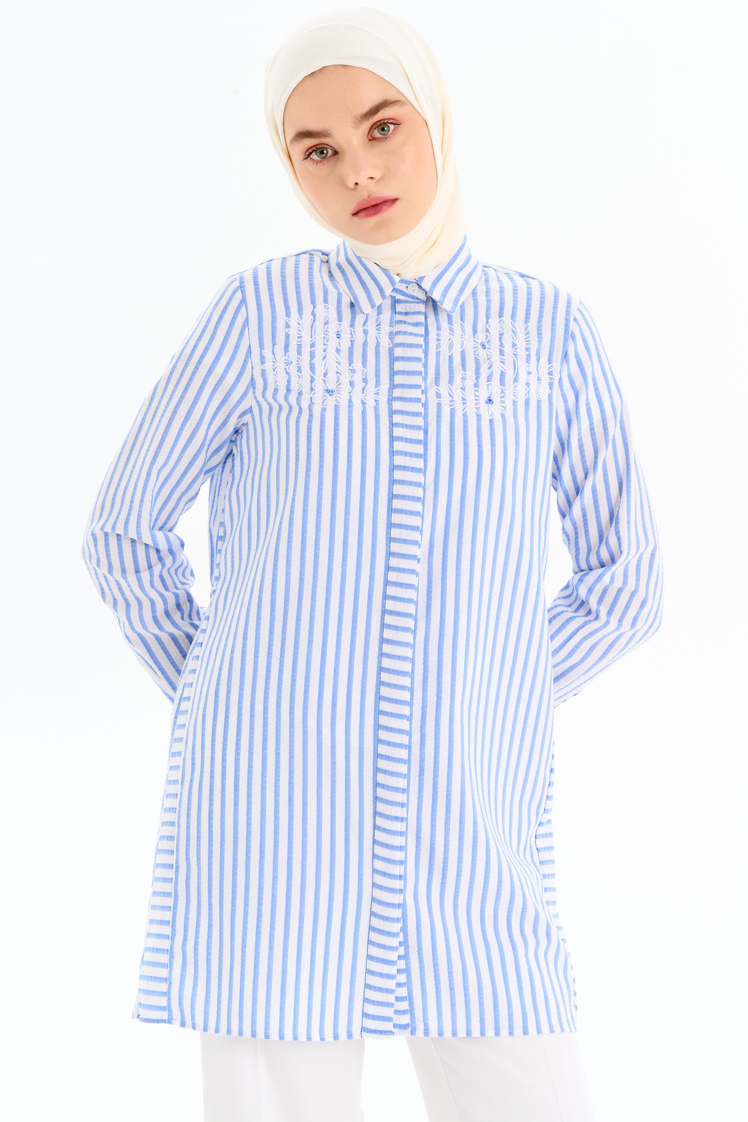 Nakış Detaylı Çizgili Tunik - Mavi TUGBA