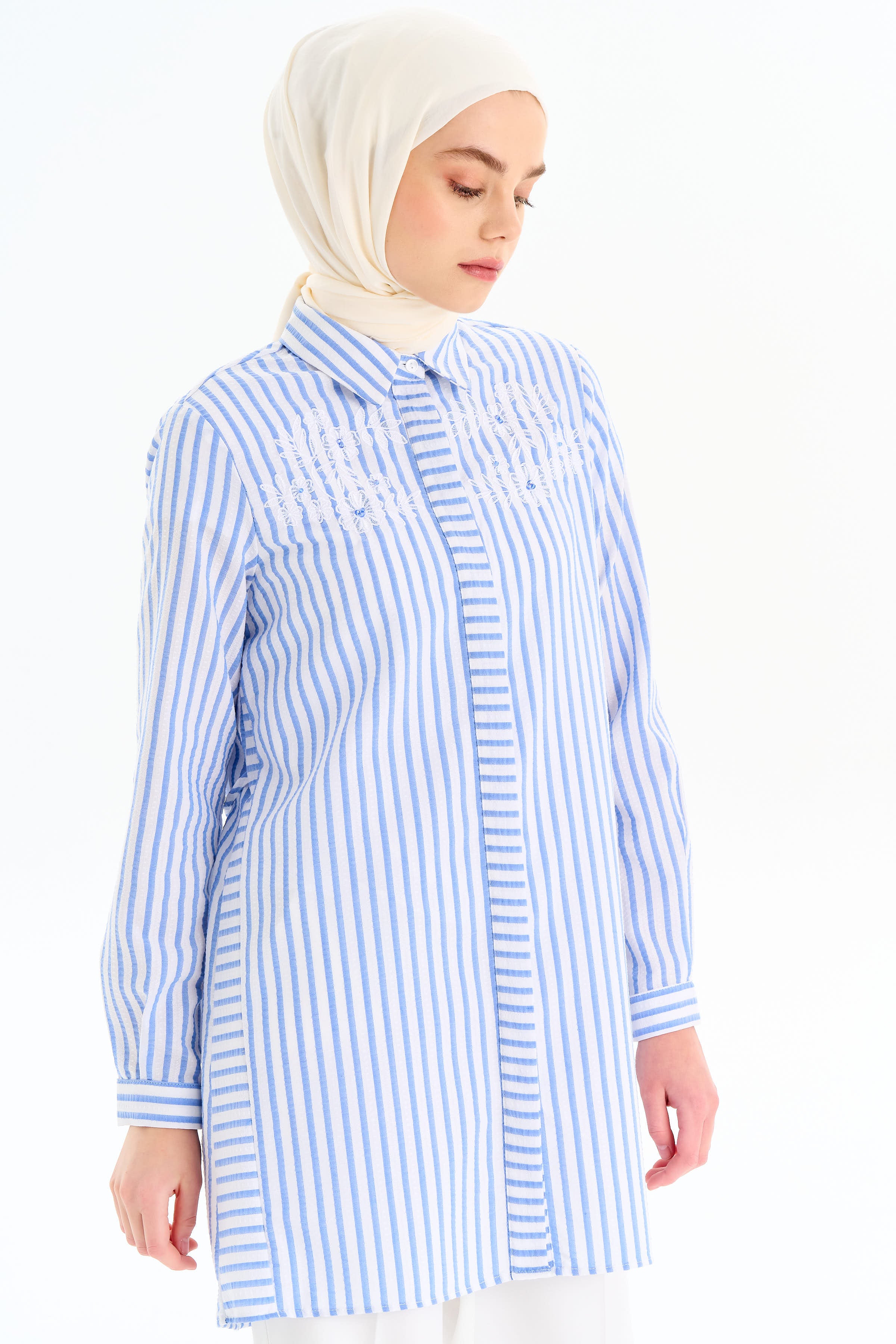 Nakış Detaylı Çizgili Tunik - Mavi TUGBA