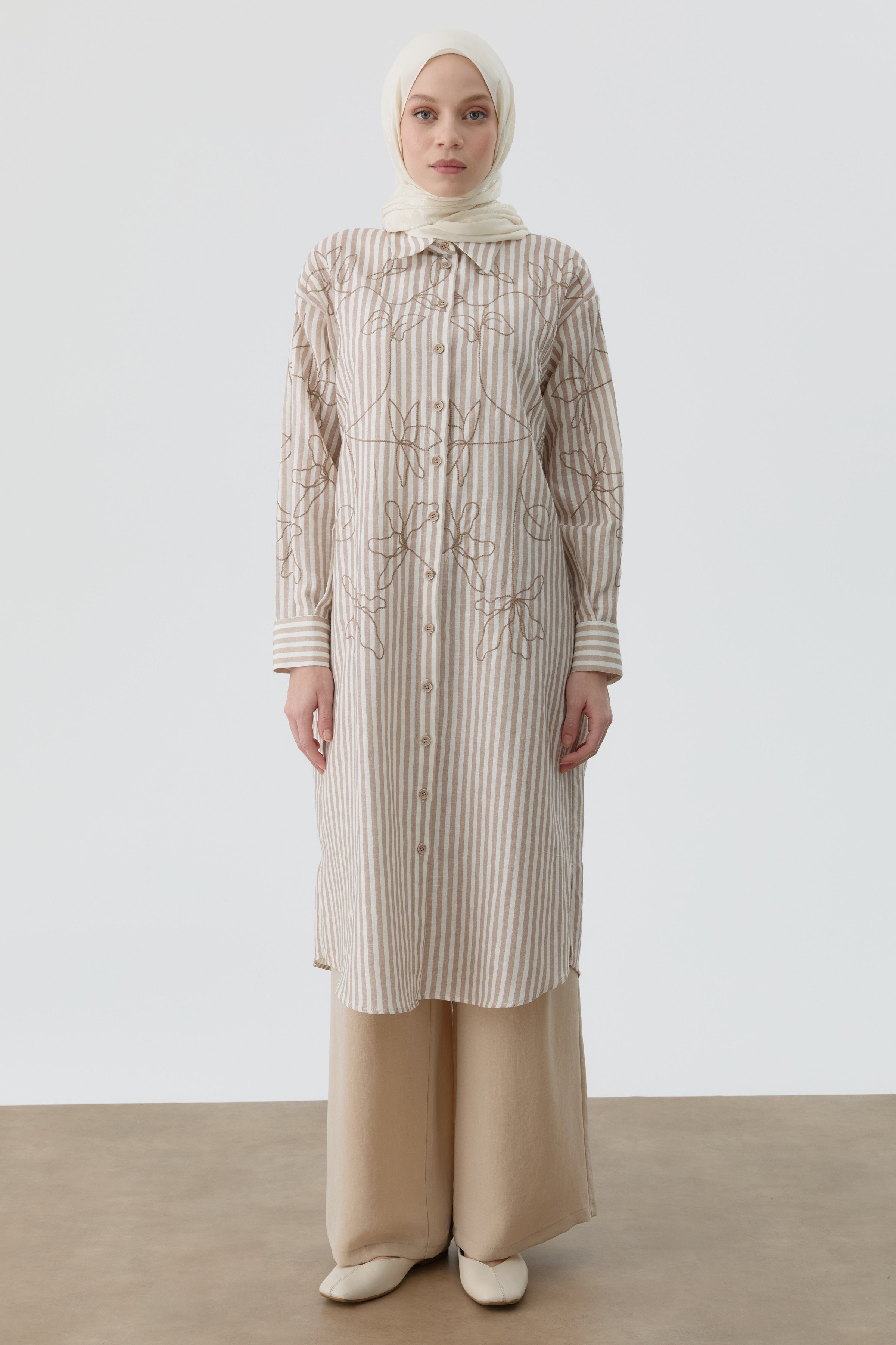 Nakış Detaylı Çizgili Uzun Tunik - Vizon TUGBA