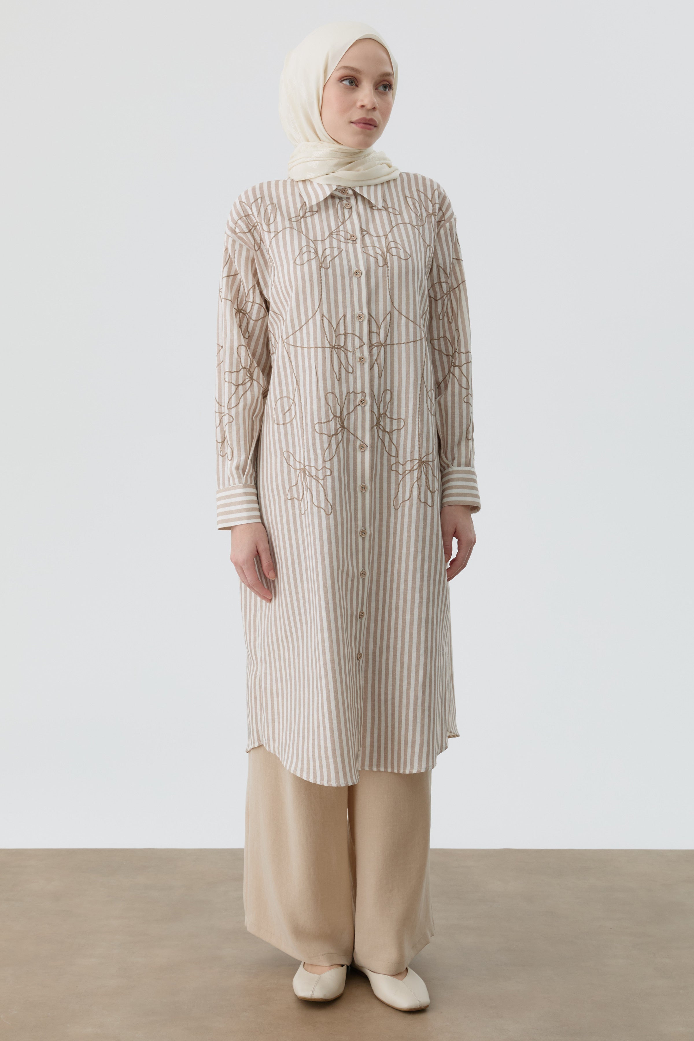 Nakış Detaylı Çizgili Uzun Tunik - Vizon TUGBA