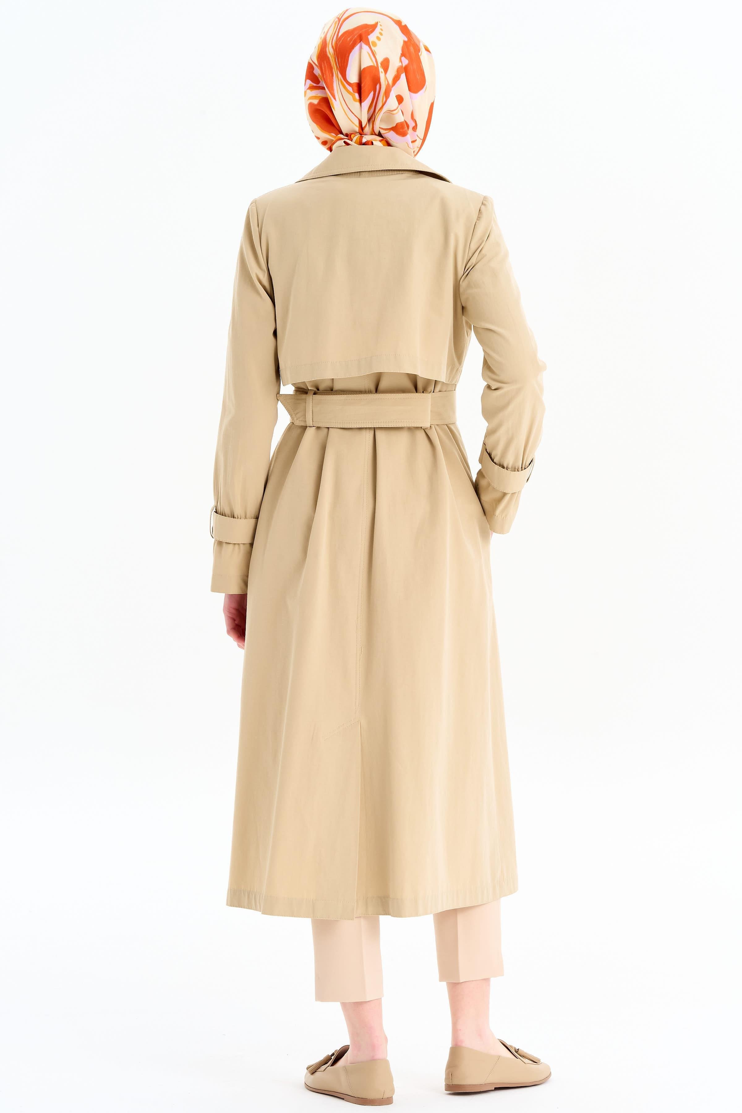 Nakış Detaylı Kol Lastikli Trençkot - Bej TUGBA