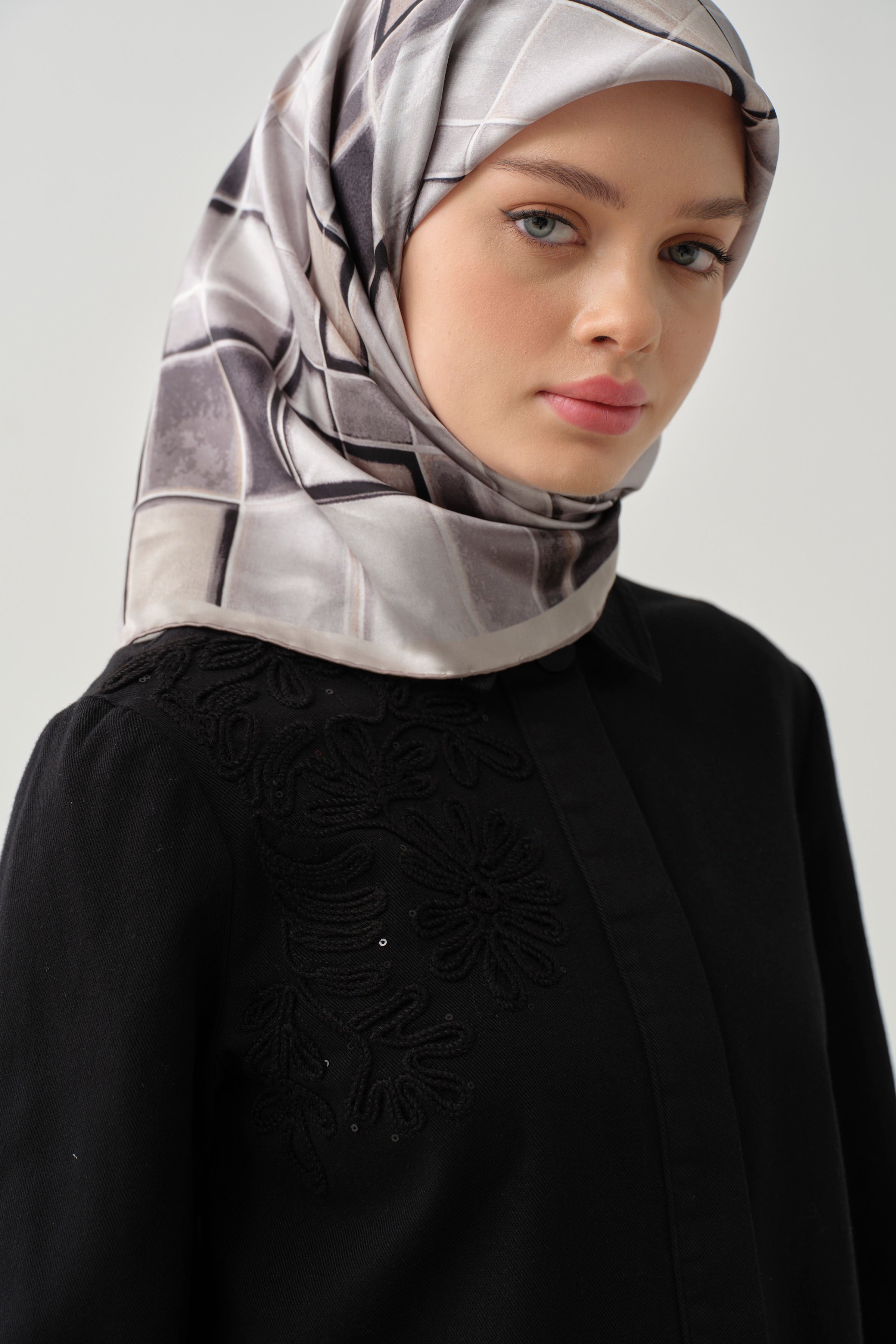 Nakış Detaylı Mini Canvas Ceket - Siyah TUGBA