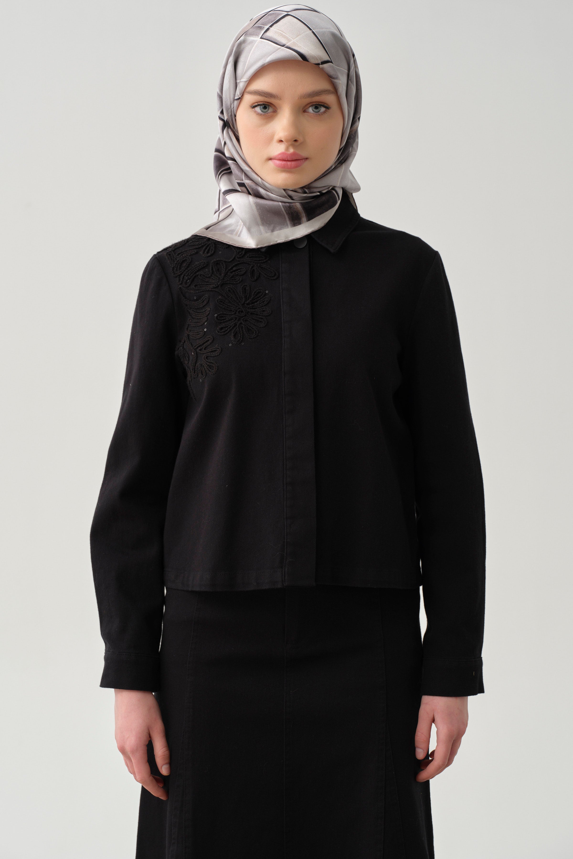 Nakış Detaylı Mini Canvas Ceket - Siyah TUGBA