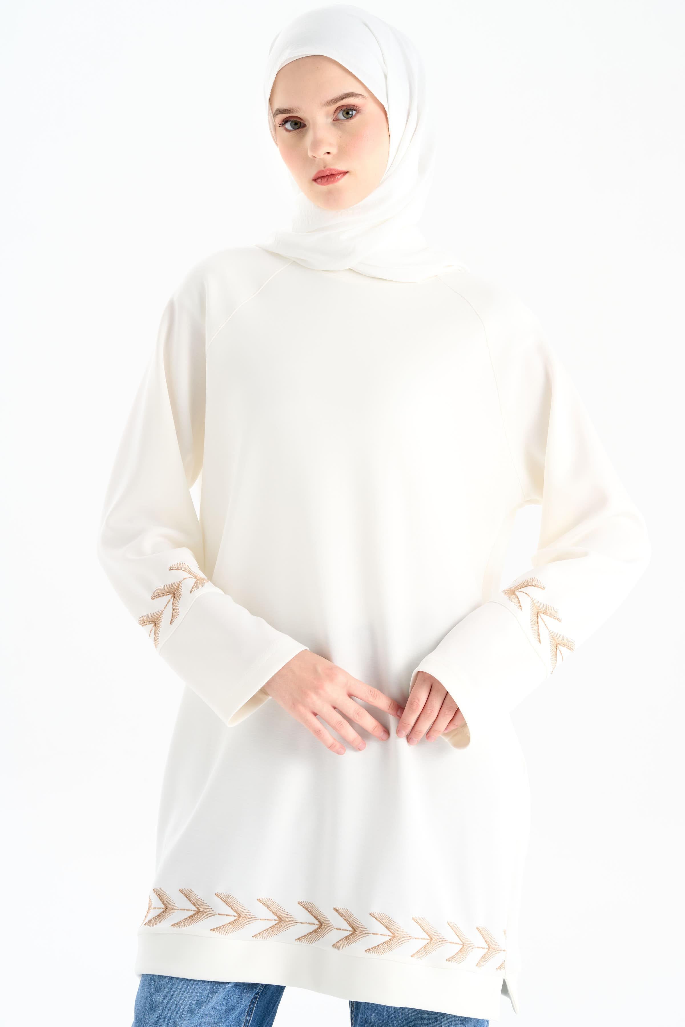 Nakış Detaylı Örme Tunik - Ekru TUGBA