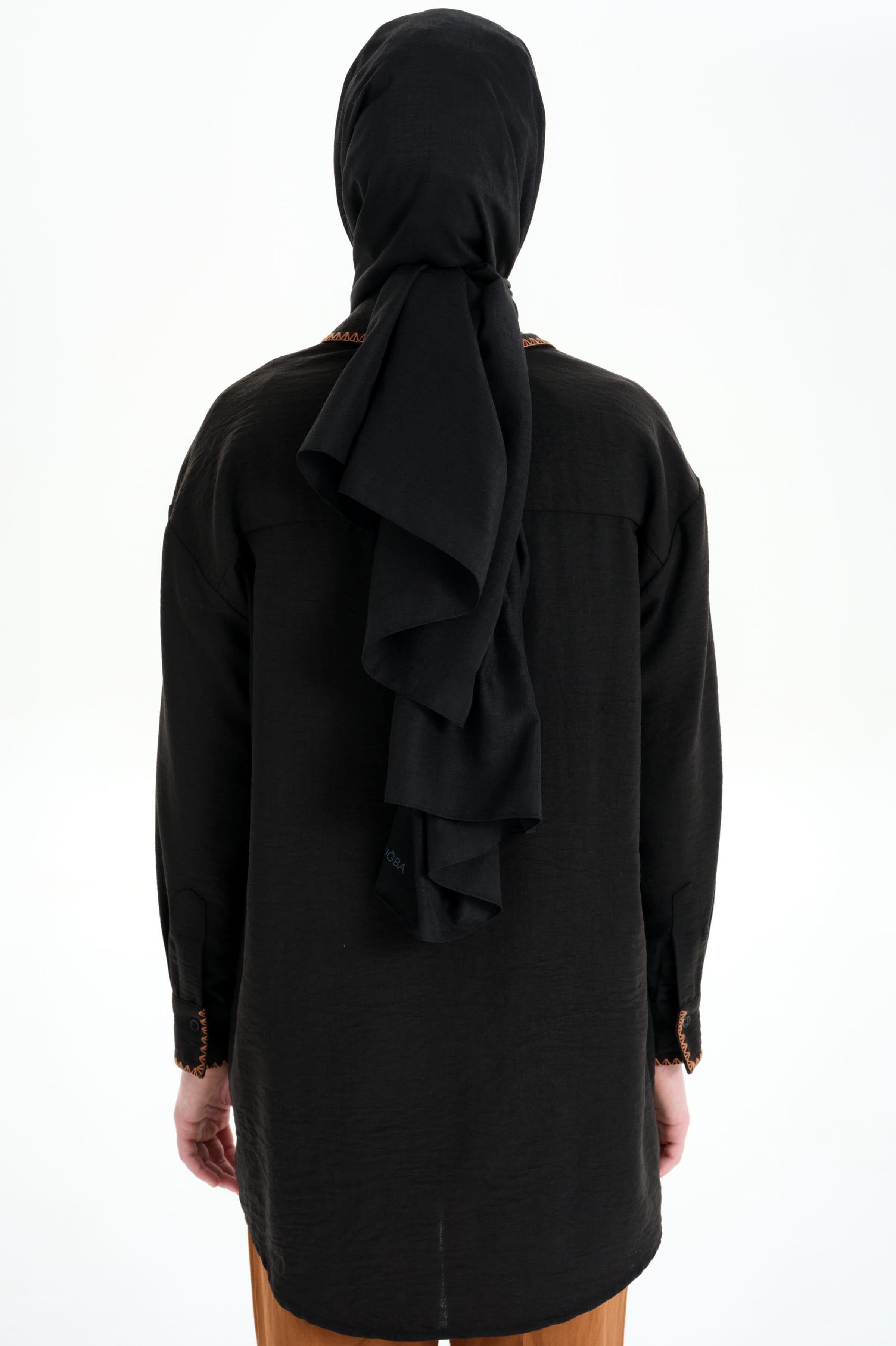 Nakış Detaylı Tunik - Siyah TUGBA