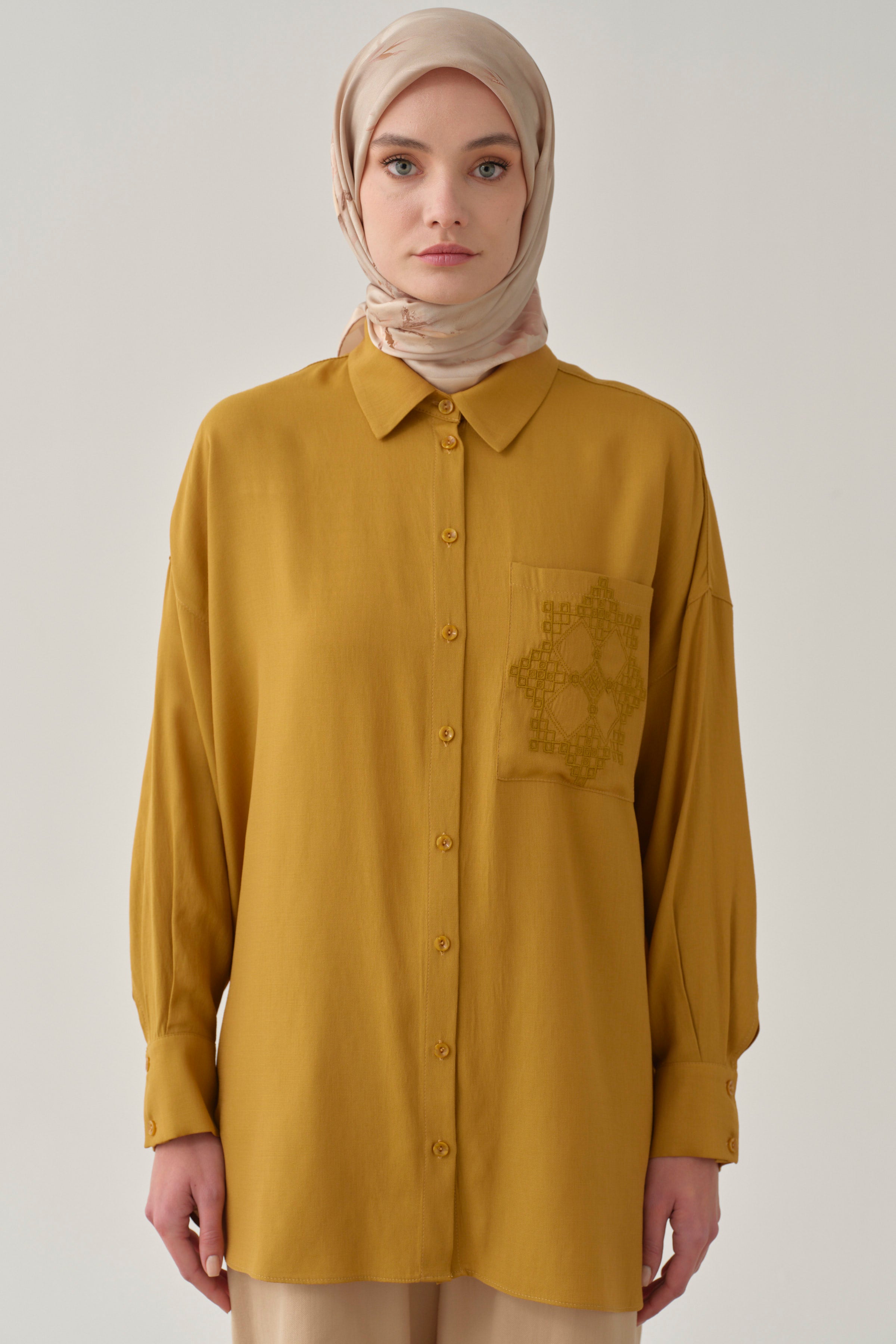Nakışlı Cep Detaylı Gömlek - Hardal TUGBA