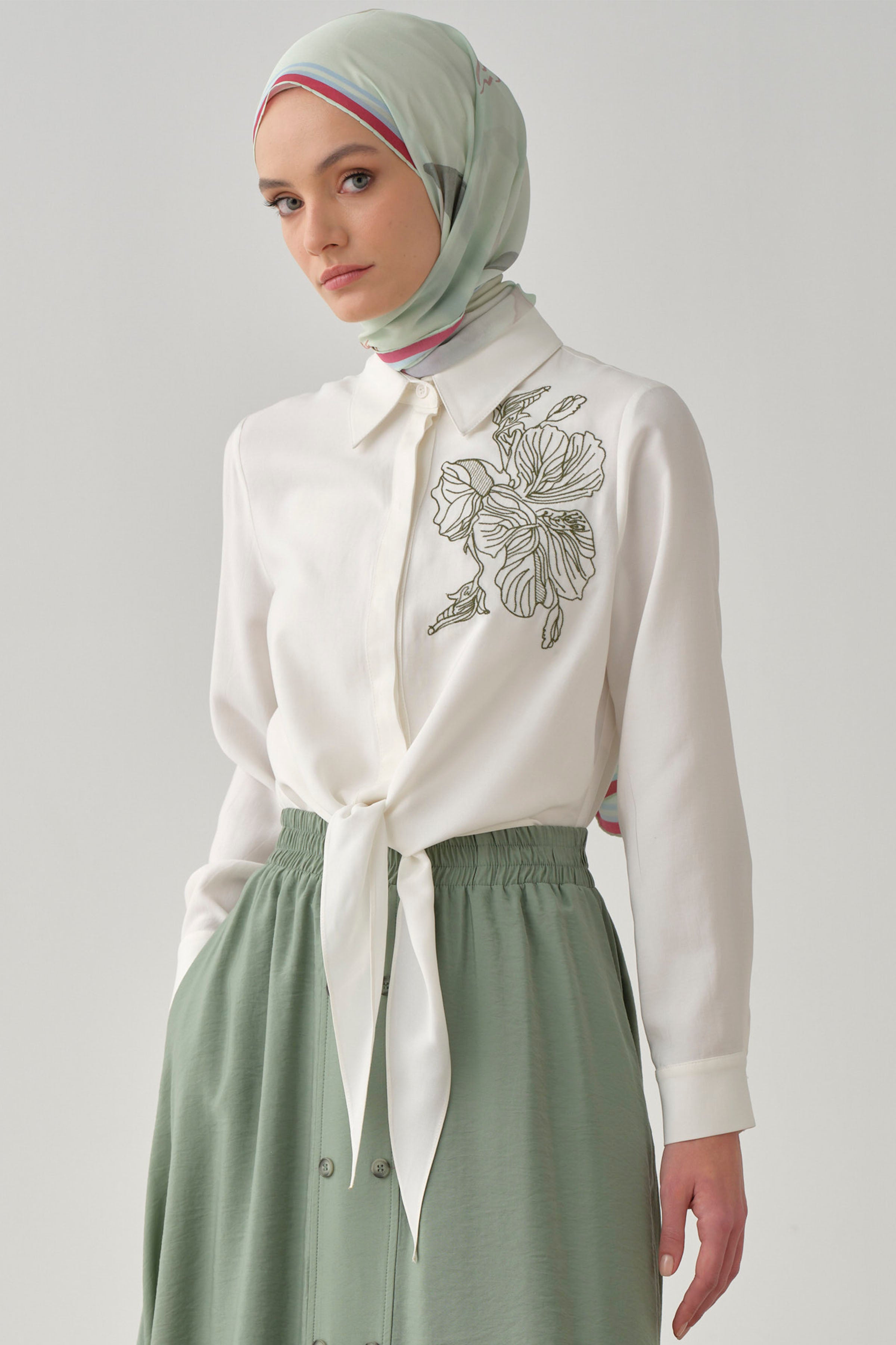 Nakışlı Crop Gömlek - Ekru - Mint TUGBA