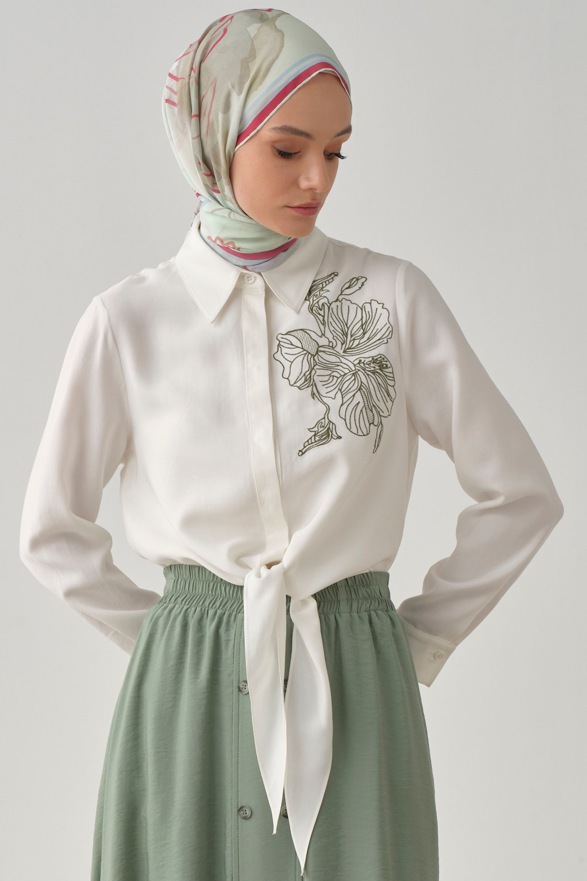 Nakışlı Crop Gömlek - Ekru - Mint TUGBA