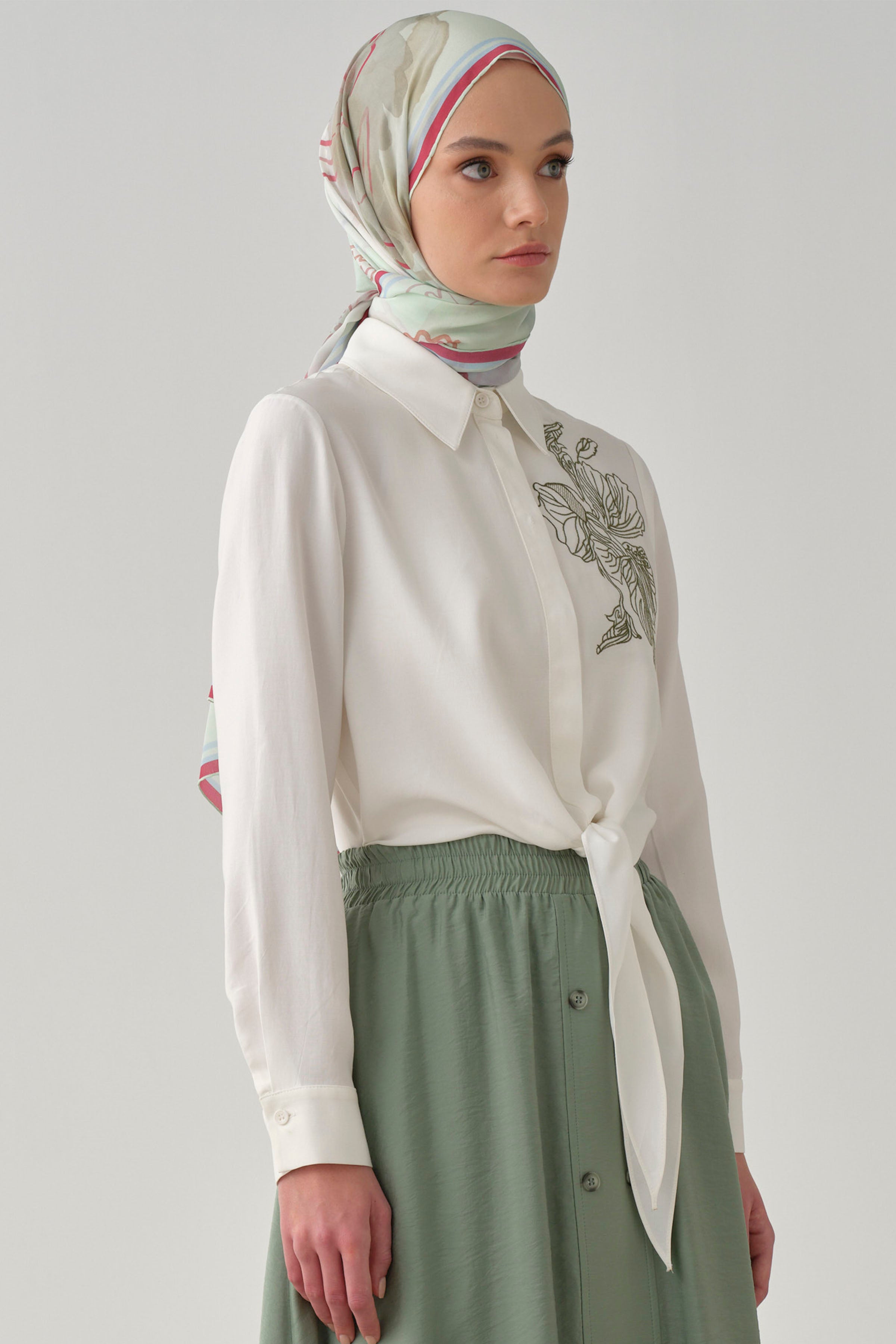 Nakışlı Crop Gömlek - Ekru - Mint TUGBA