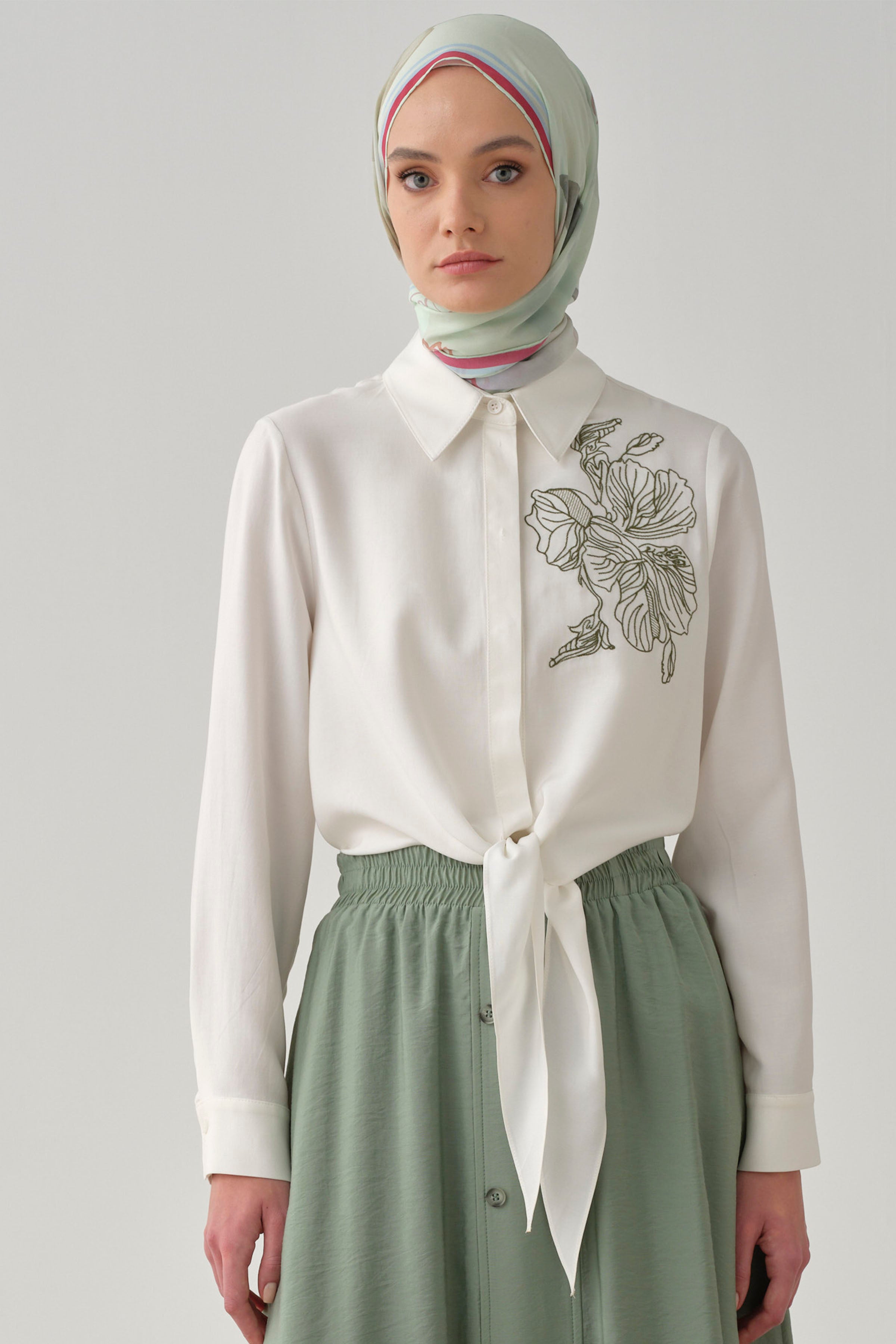 Nakışlı Crop Gömlek - Ekru - Mint TUGBA