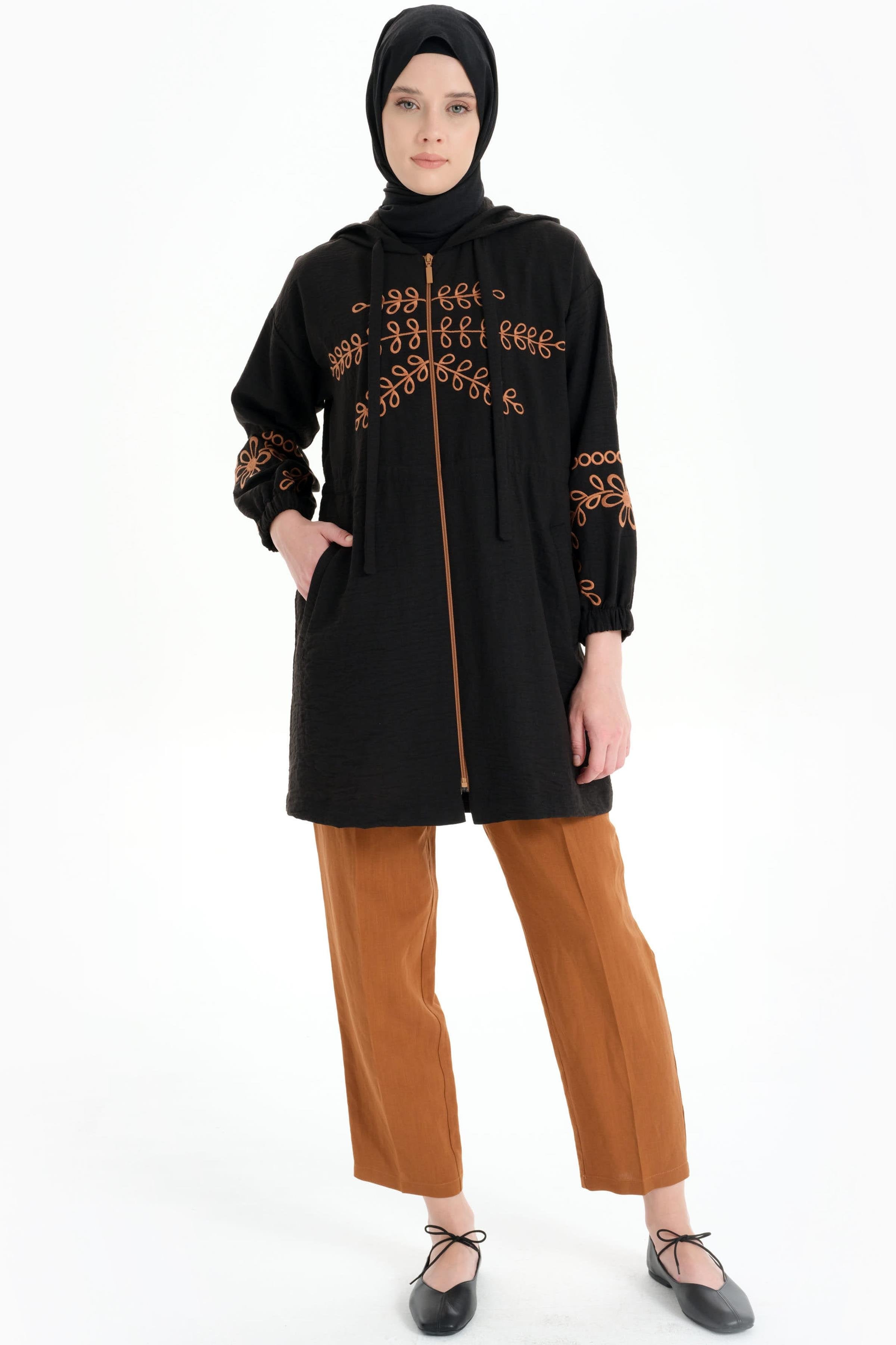 Nakışlı Fermuar Kapamalı Giy Çık - Siyah TUGBA