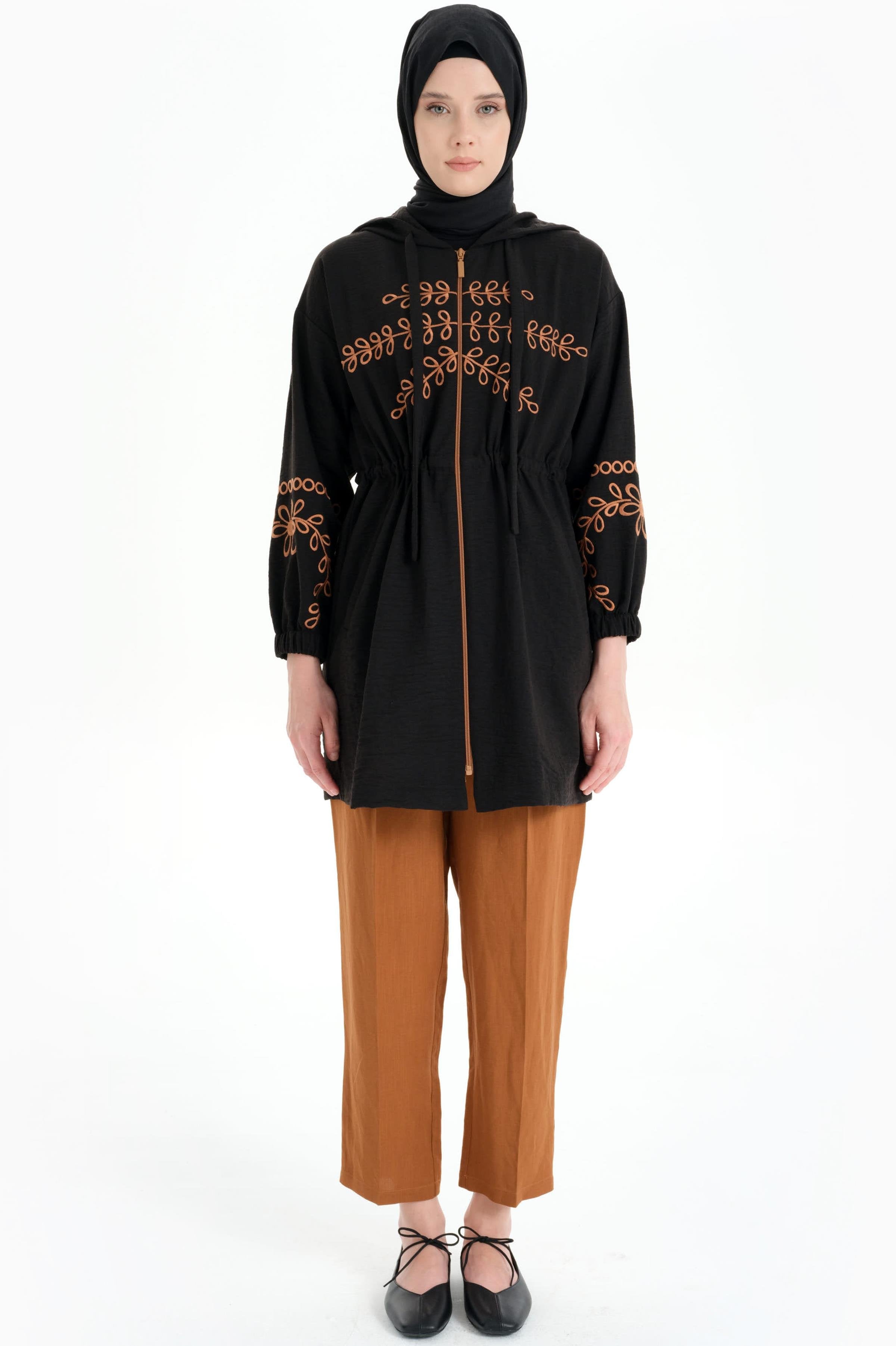 Nakışlı Fermuar Kapamalı Giy Çık - Siyah TUGBA