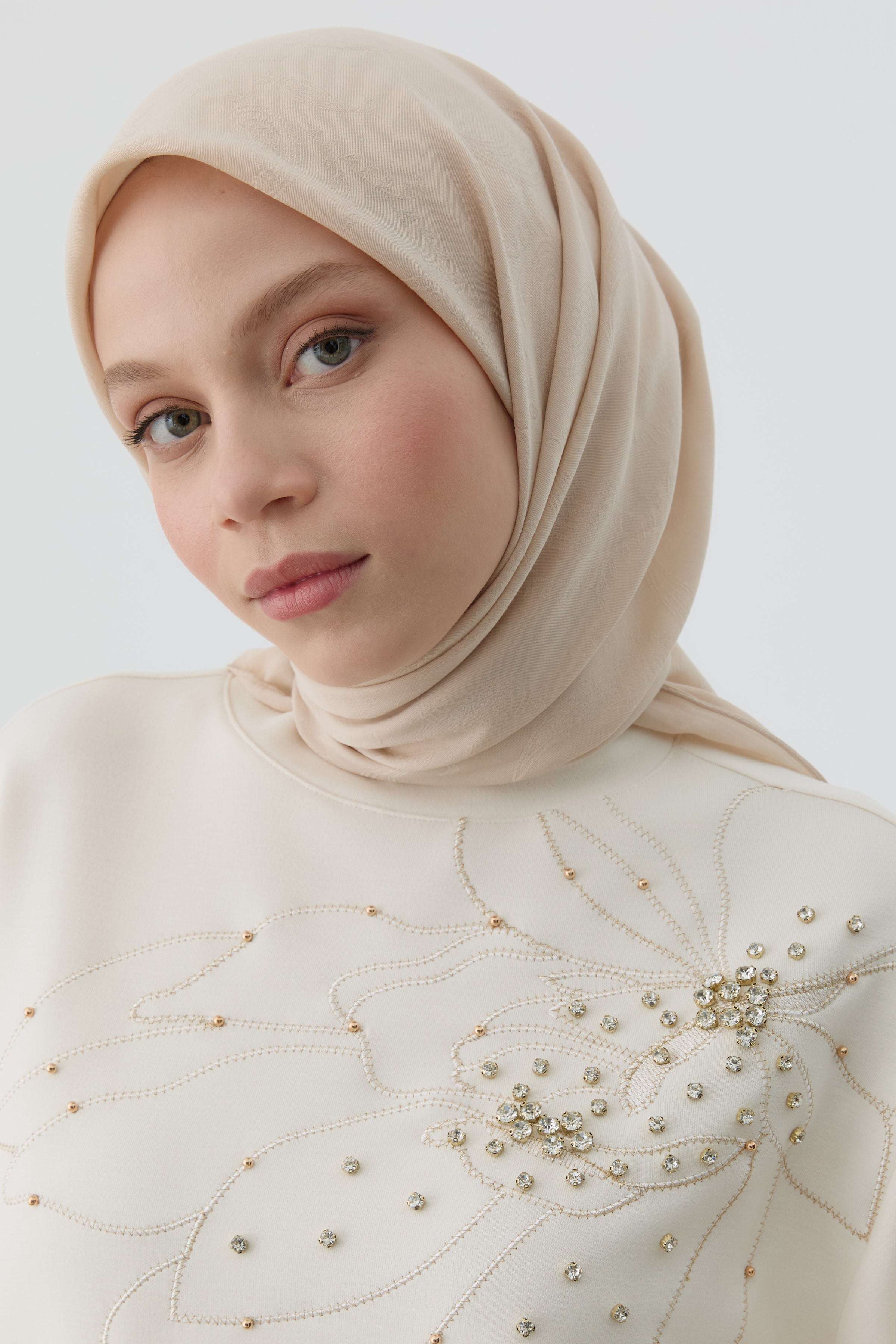 Nakışlı Taşlı Örme Sweat - Ekru TUGBA