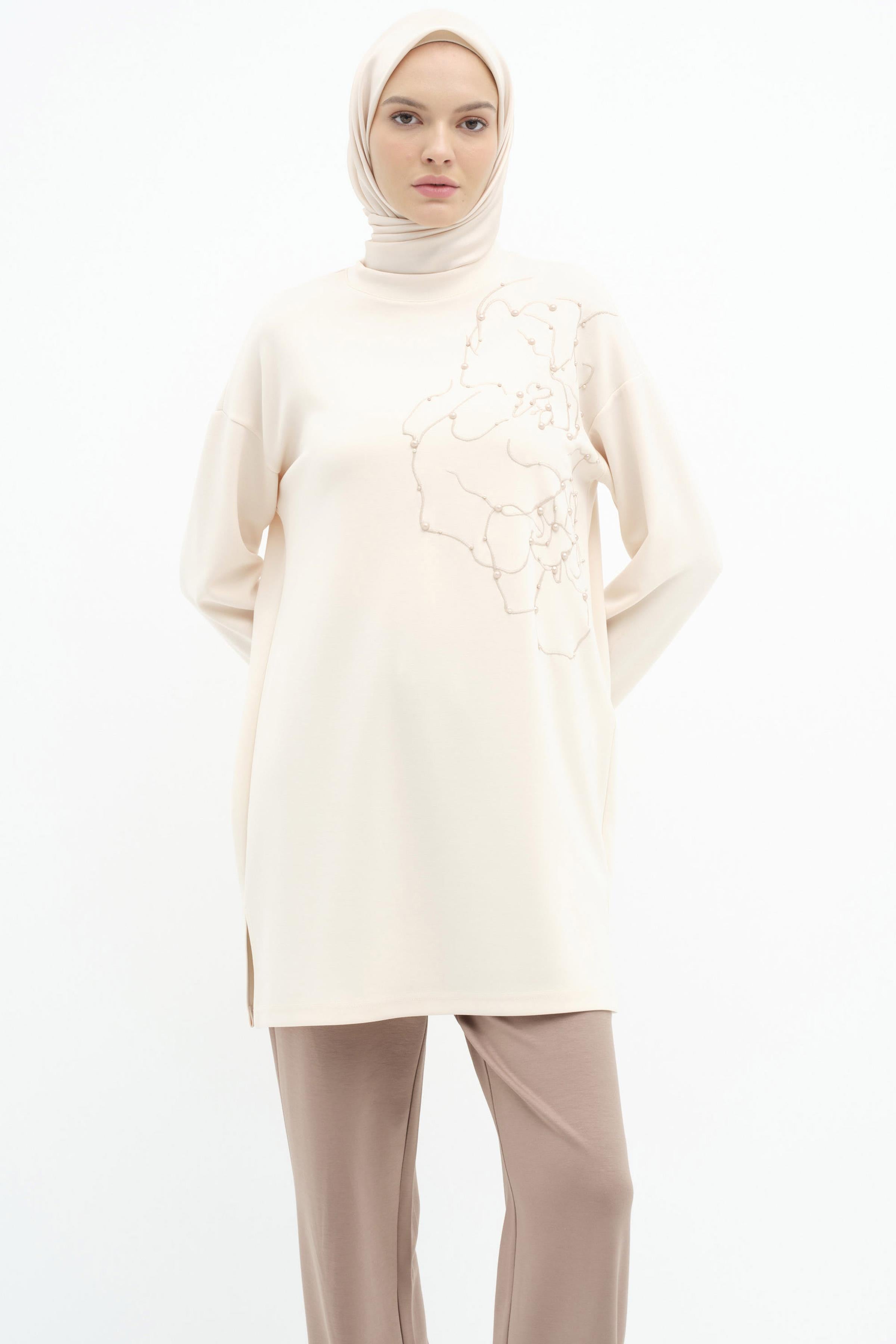 Nakışlı Ve İncili Örme Sweat - Bej TUGBA