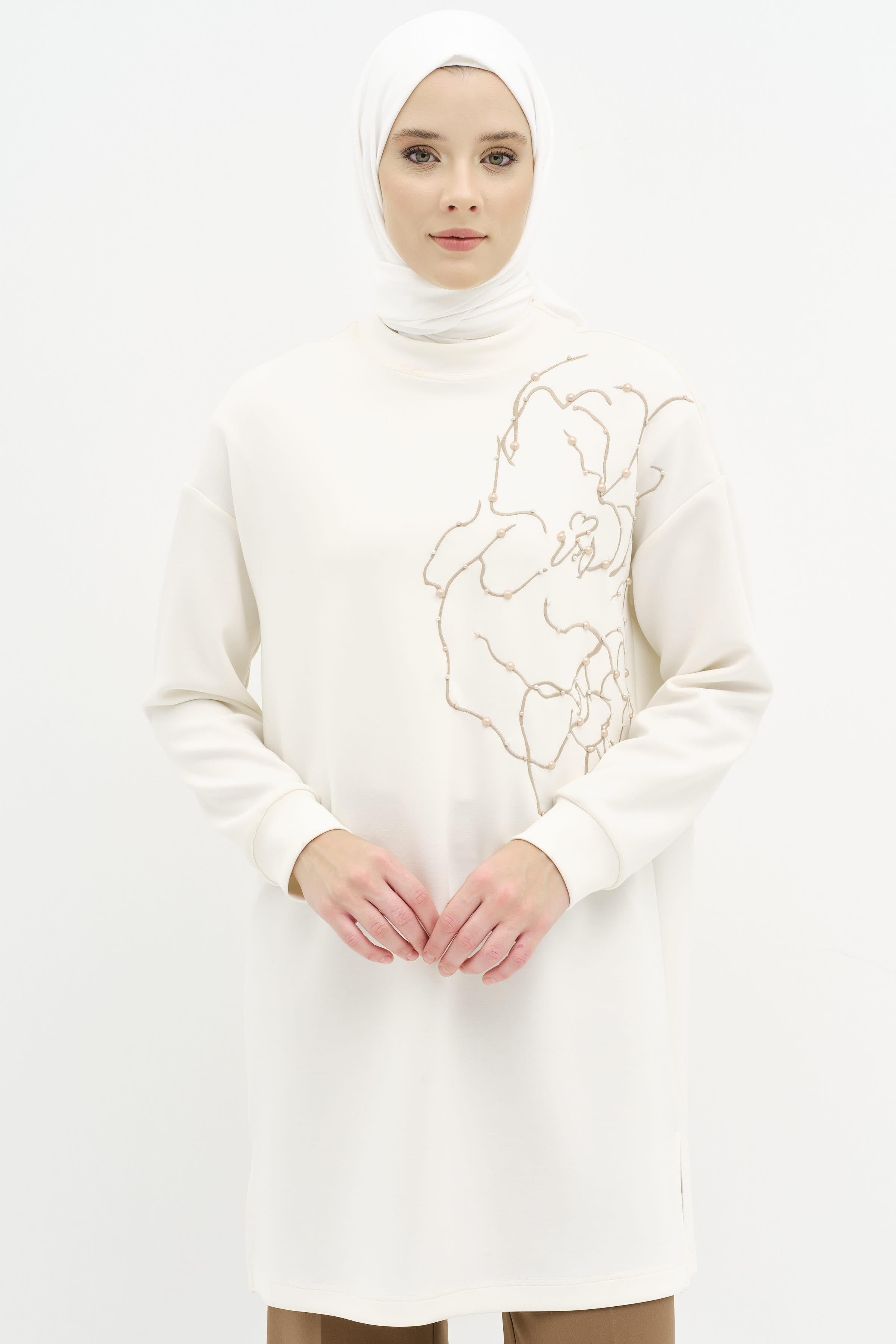 Nakışlı Ve İncili Örme Sweat - Ekru TUGBA