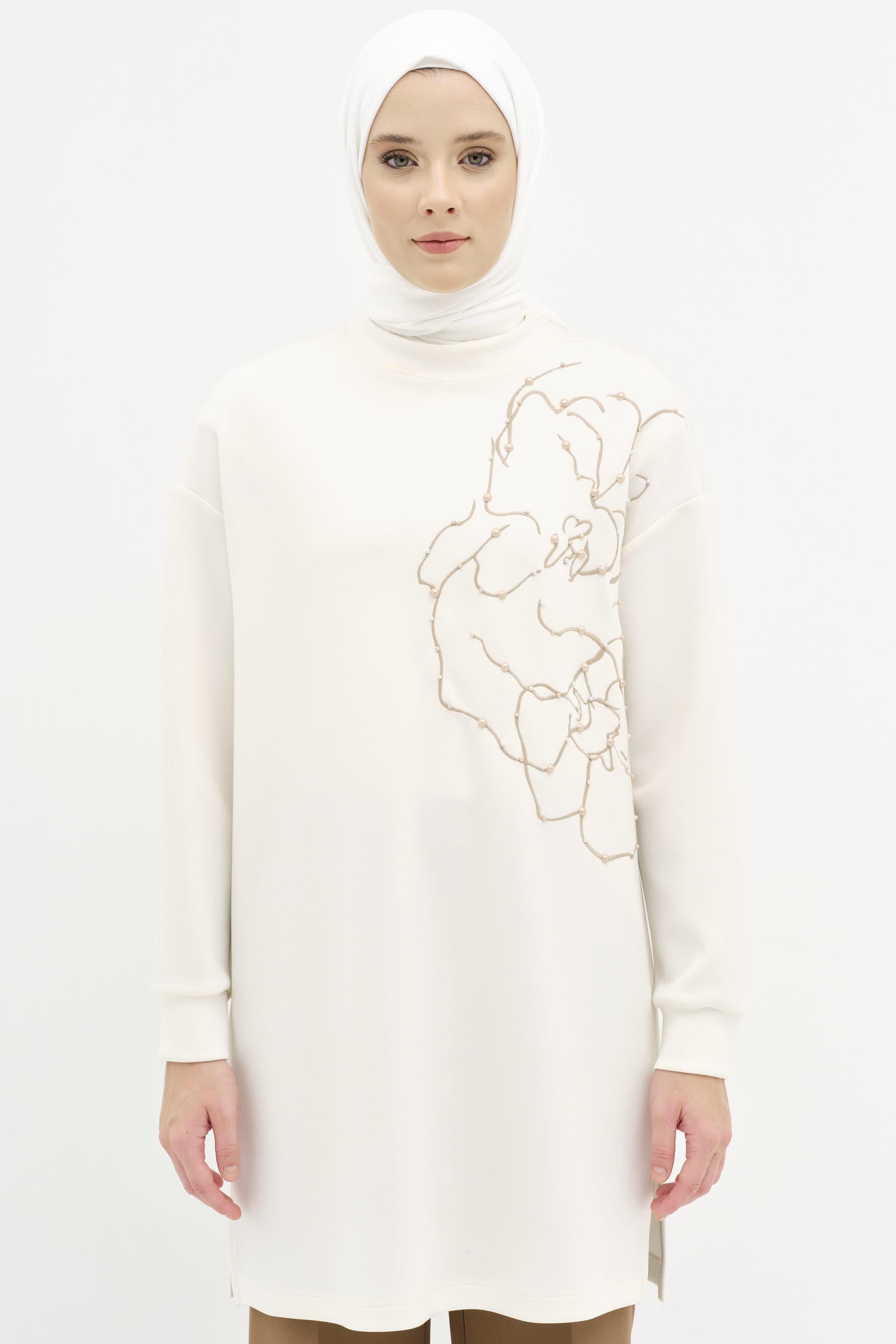 Nakışlı Ve İncili Örme Sweat - Ekru TUGBA