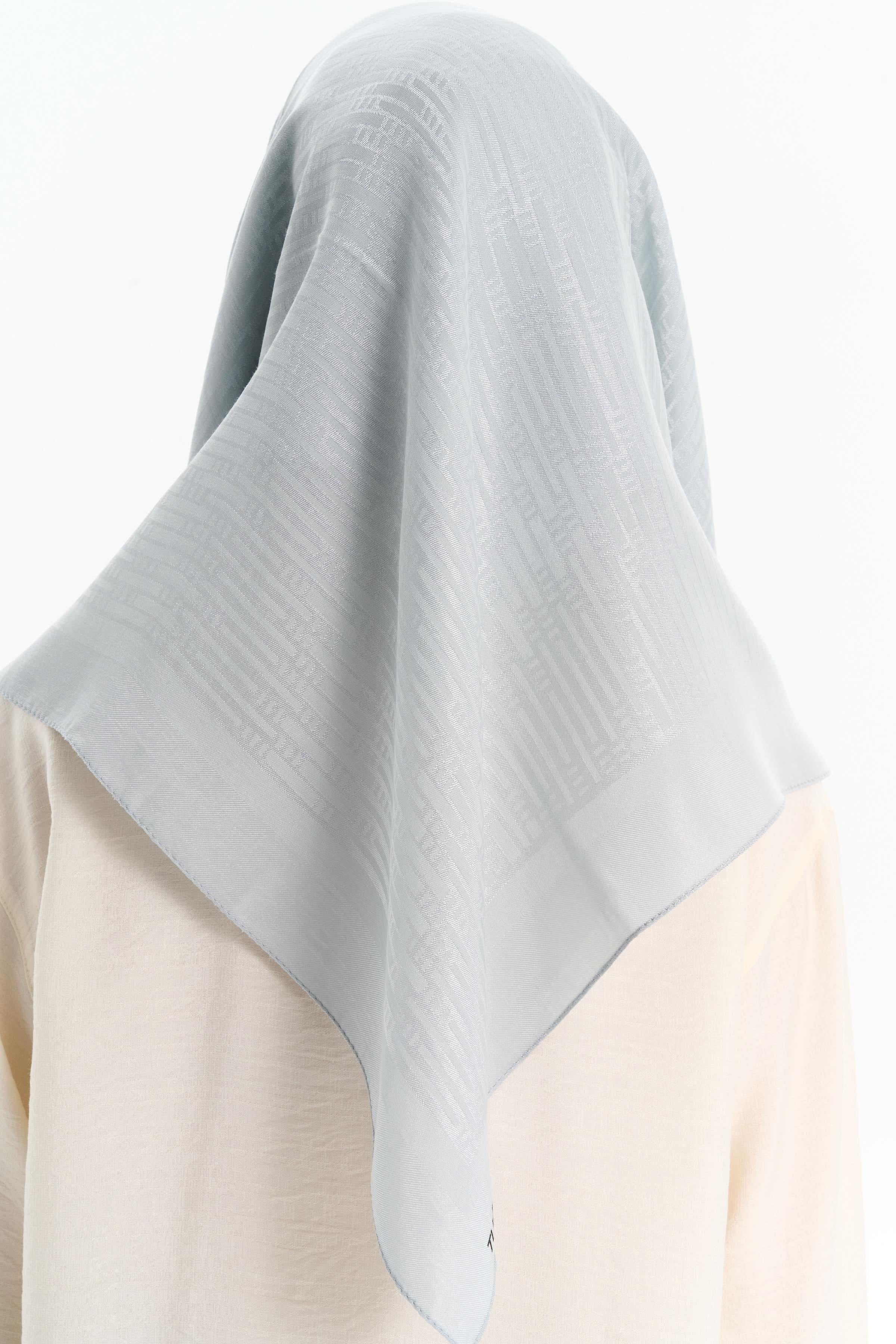 Natural Çizgisel Desen Eşarp - Gümüş TUGBA