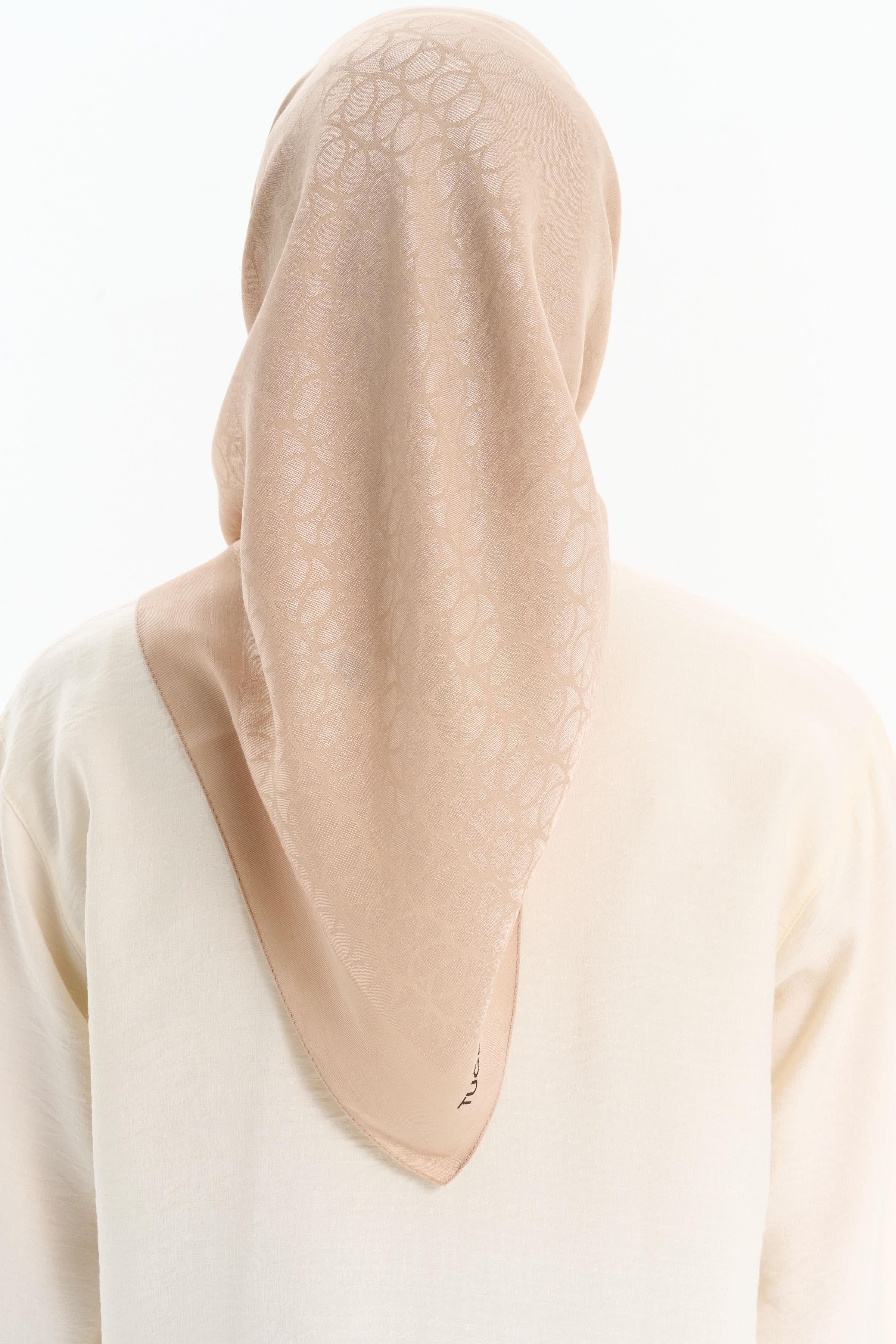 Natural Dairesel Desenli Eşarp - Bej TUGBA