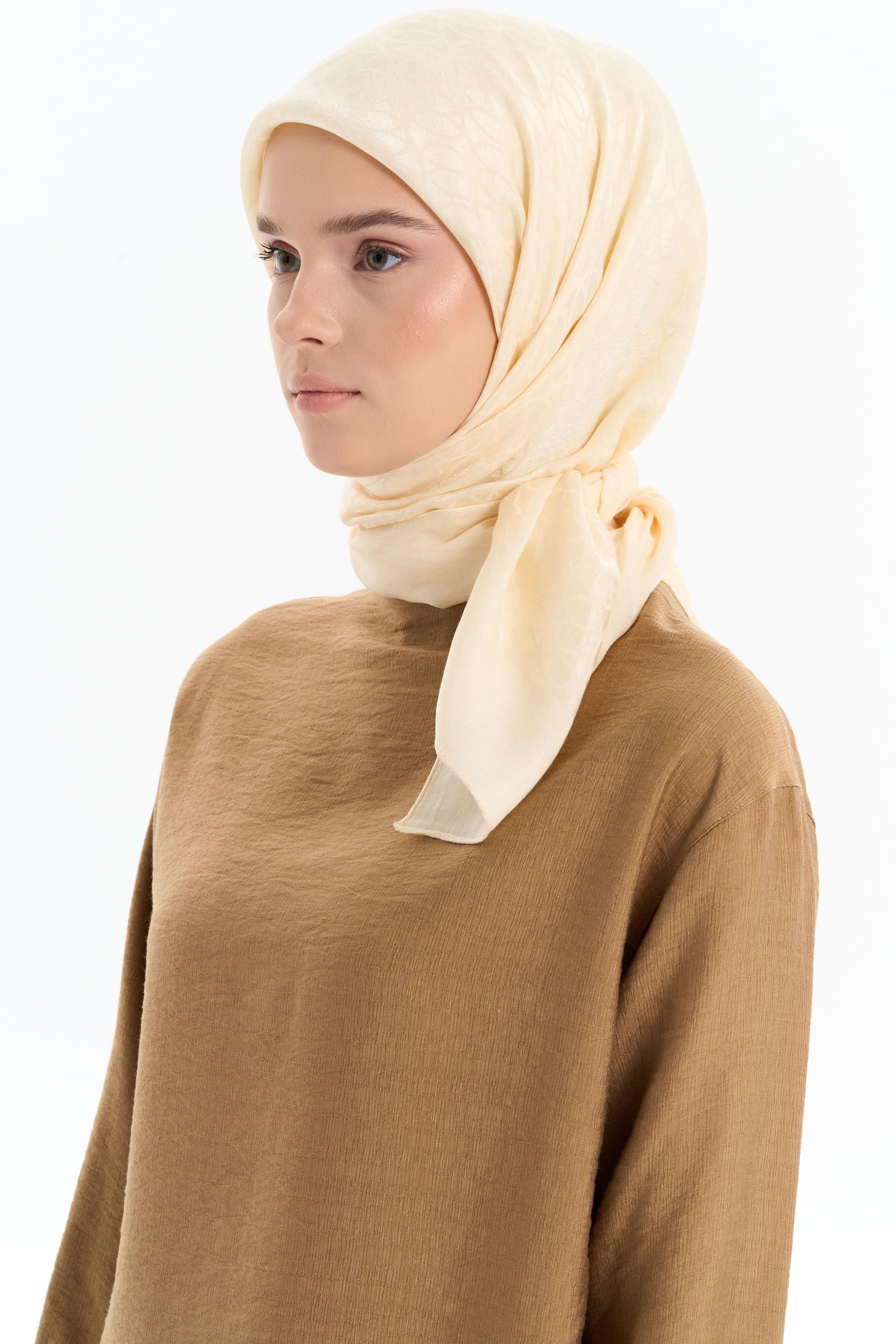 Natural Dairesel Desenli Eşarp - Ekru TUGBA