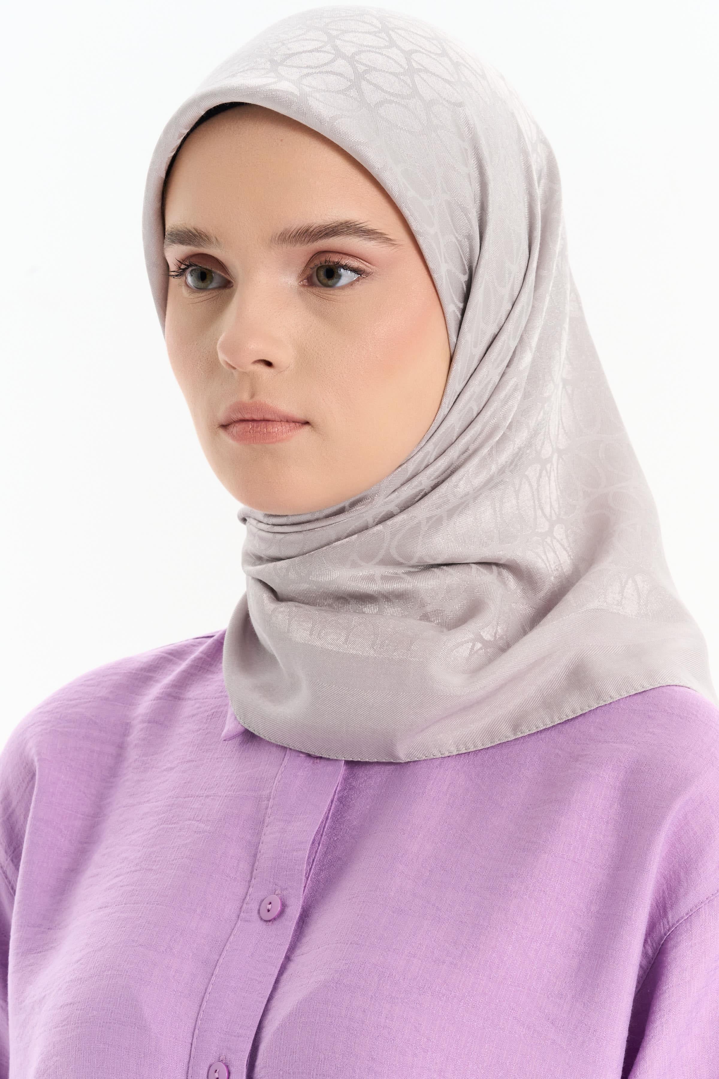 Natural Dairesel Desenli Eşarp - Gri TUGBA