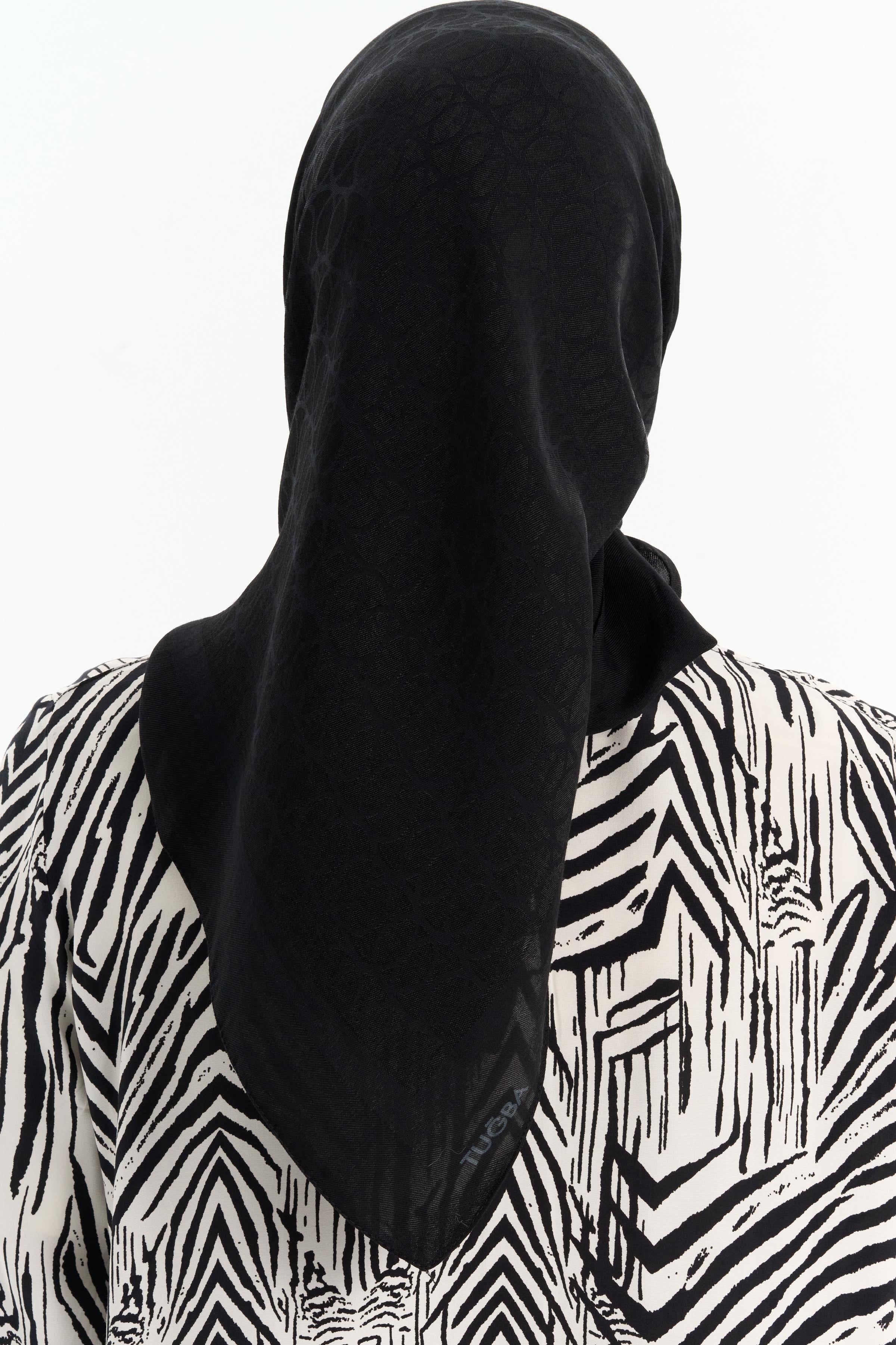 Natural Dairesel Desenli Eşarp - Siyah TUGBA