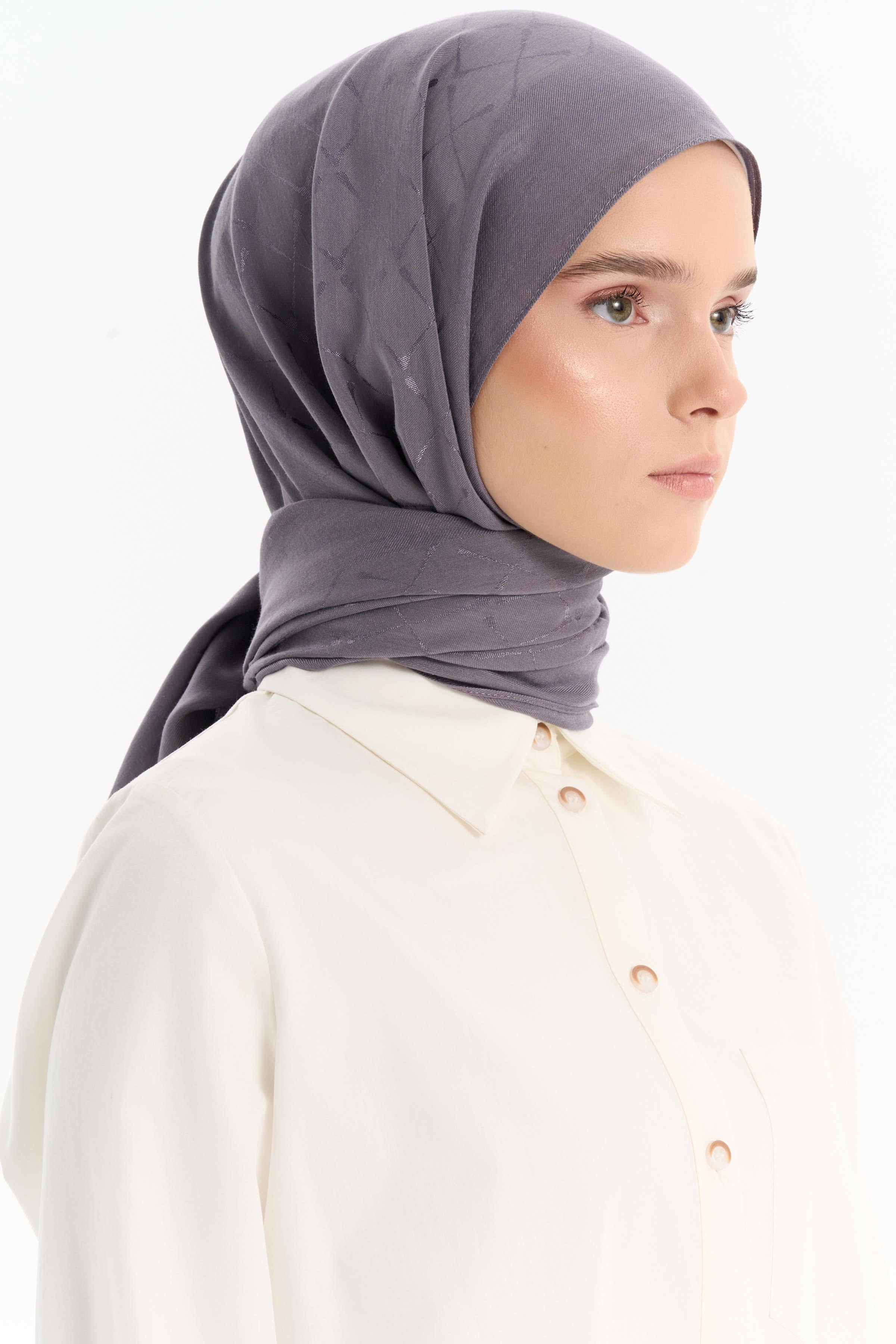 Natural Desenli Şal - Koyu Gri TUGBA