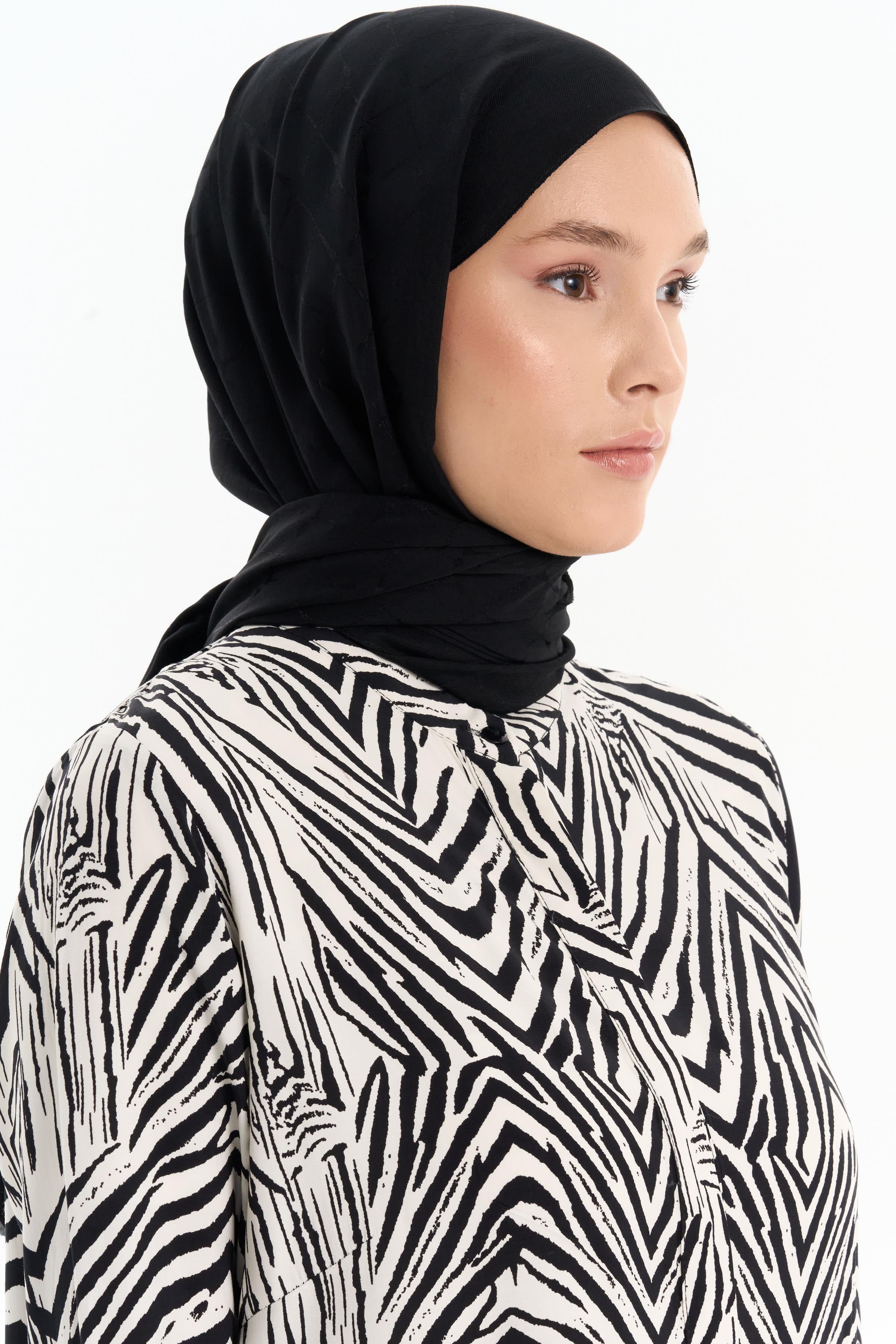 Natural Desenli Şal - Siyah TUGBA