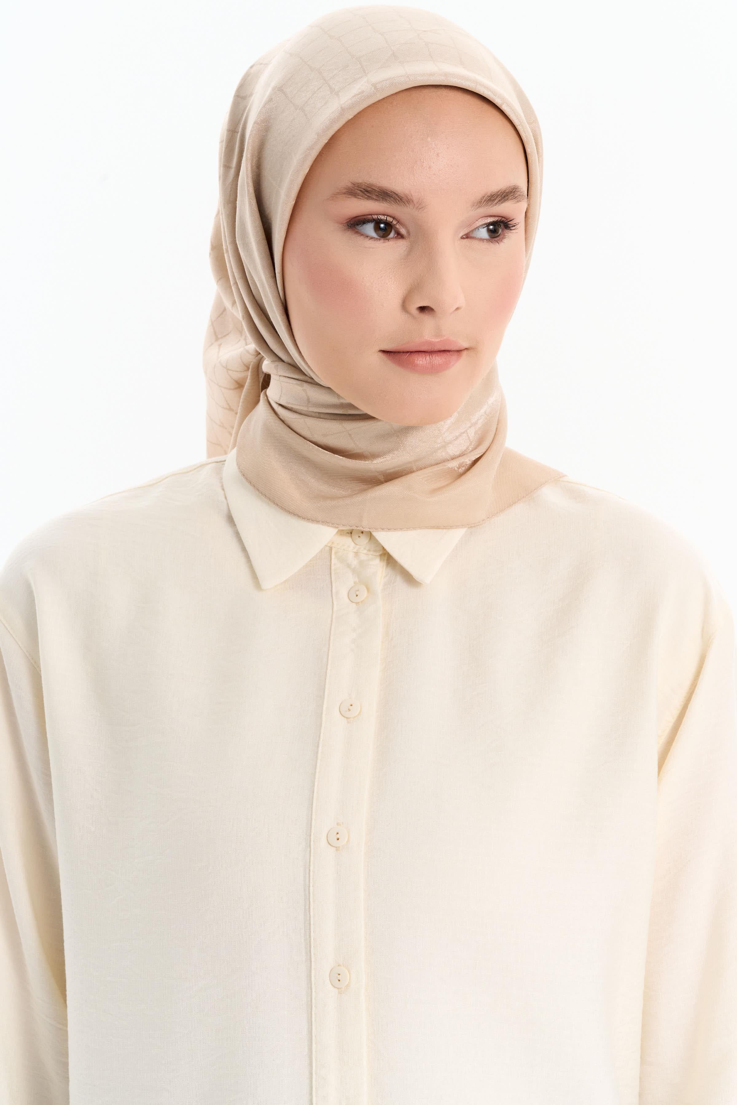 Natural Karesel Desen Eşarp - Bej TUGBA