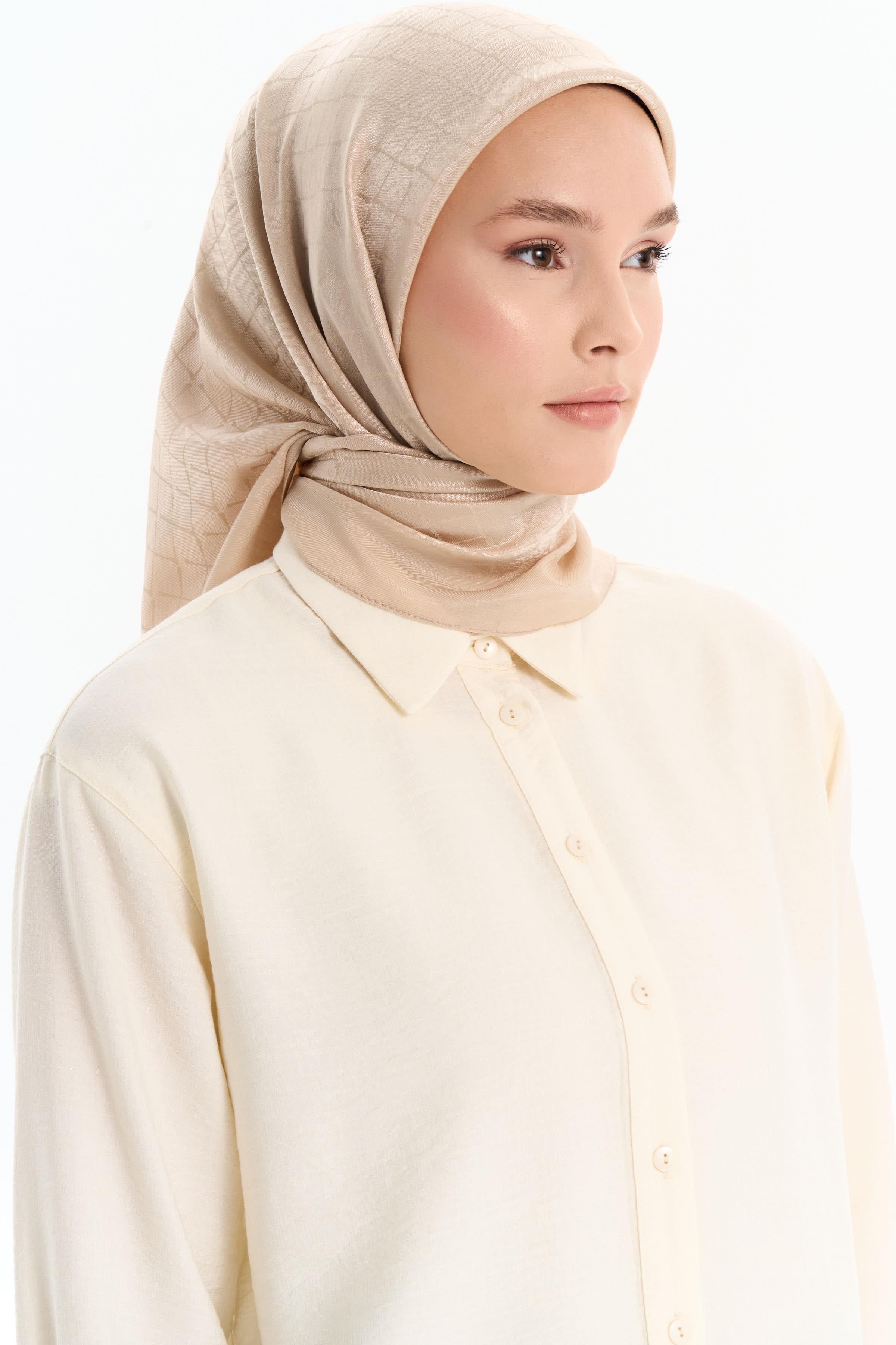 Natural Karesel Desen Eşarp - Bej TUGBA