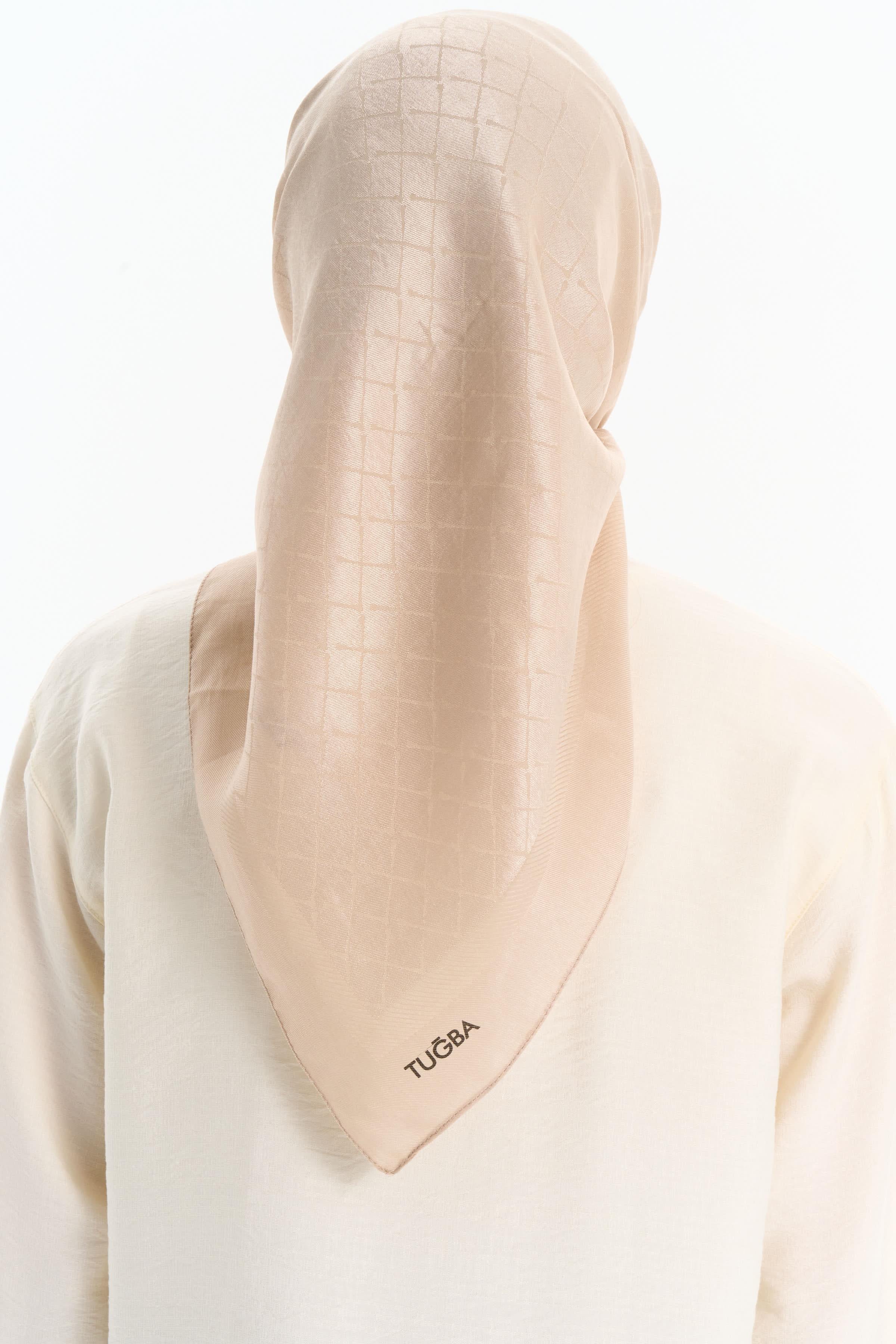 Natural Karesel Desen Eşarp - Bej TUGBA