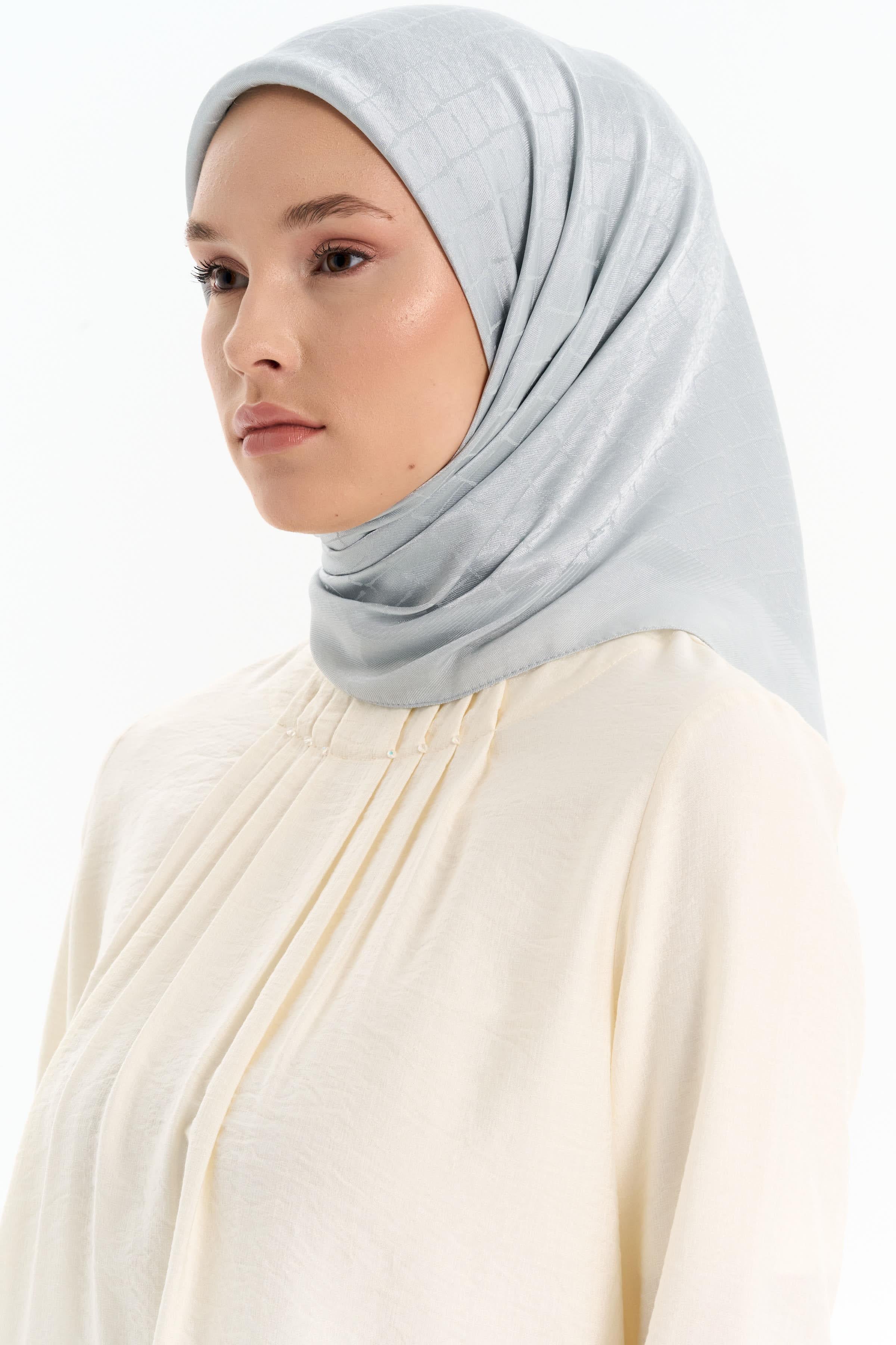 Natural Karesel Desen Eşarp - Gümüş TUGBA