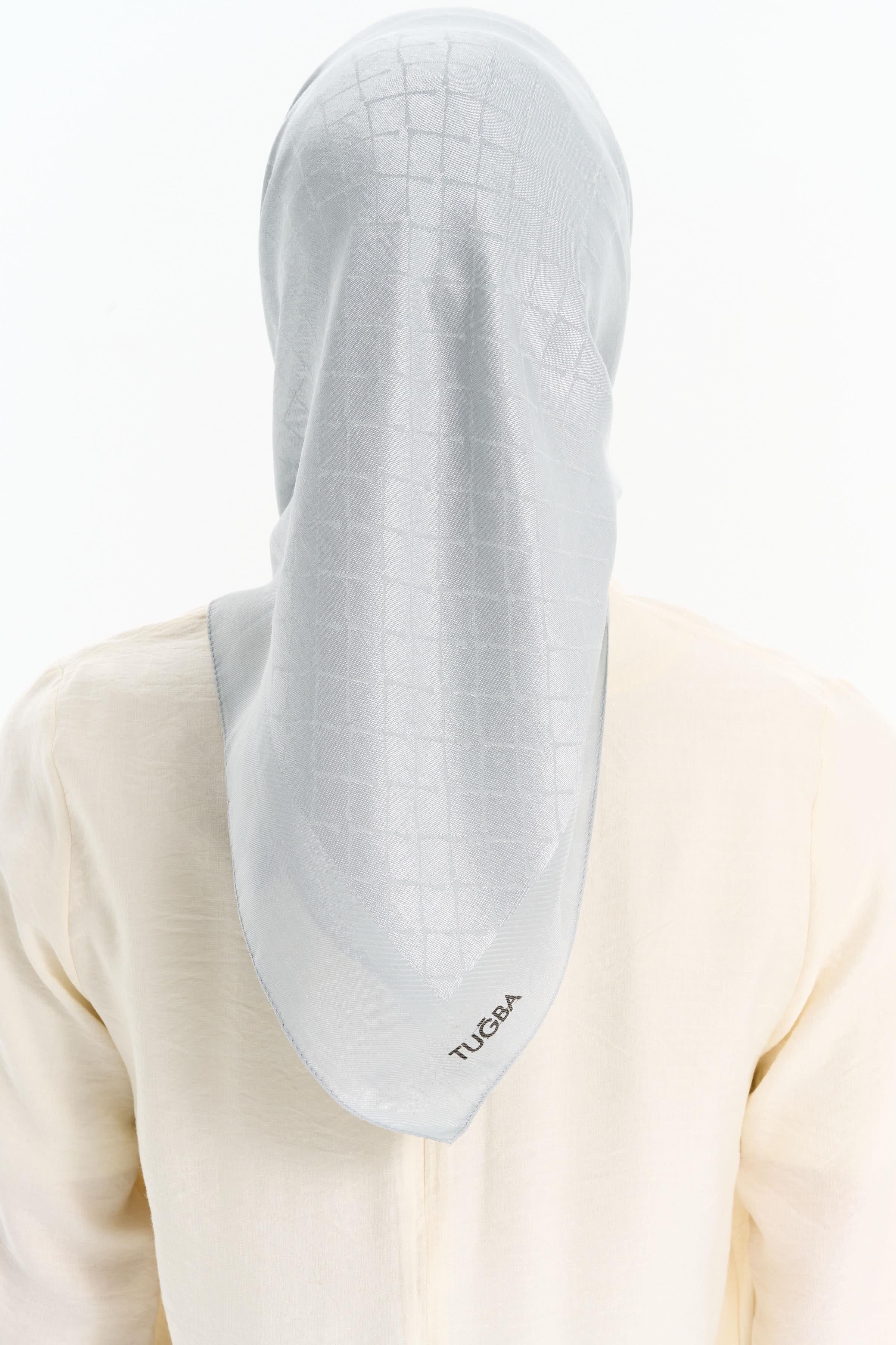 Natural Karesel Desen Eşarp - Gümüş TUGBA