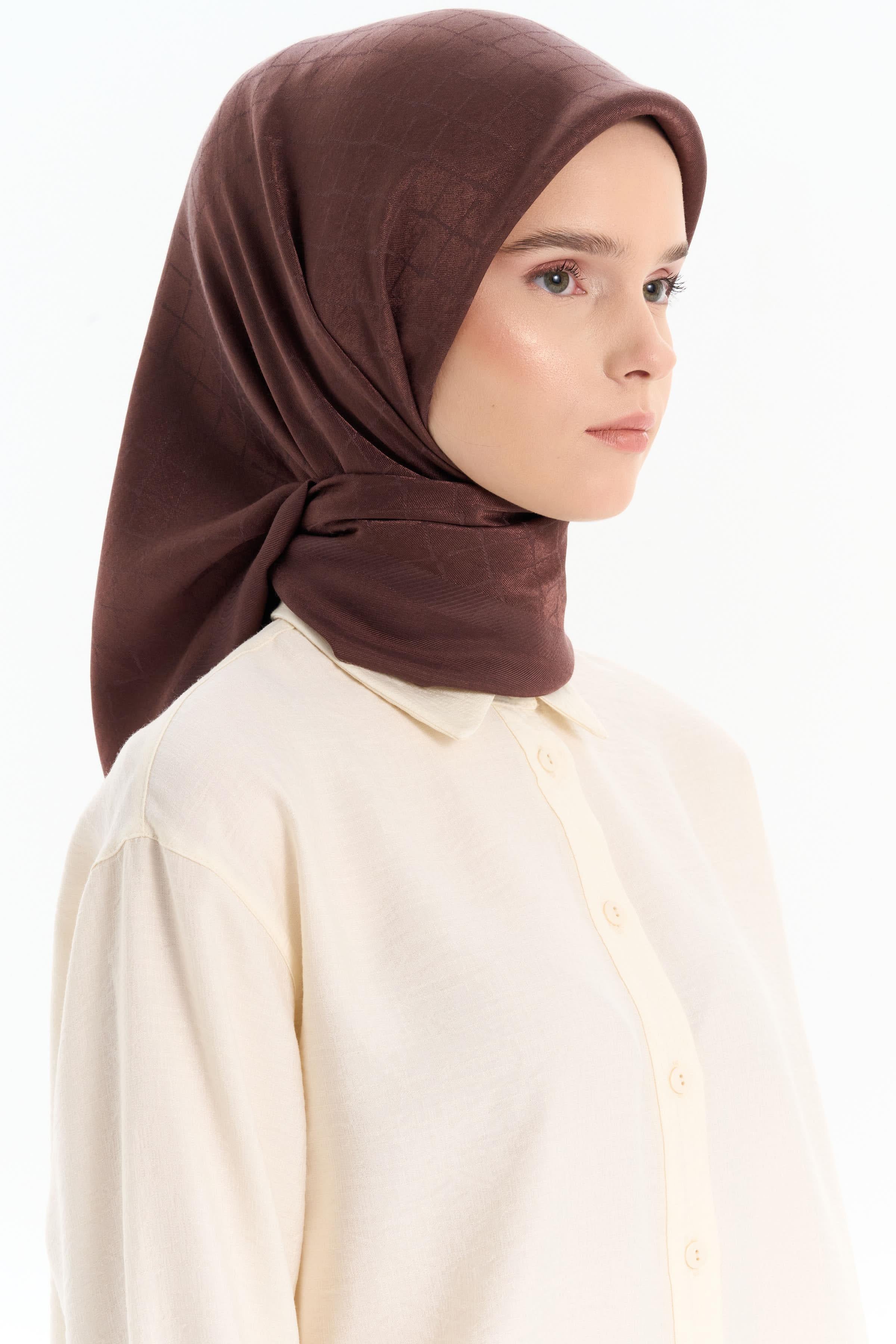 Natural Karesel Desen Eşarp - Kahve TUGBA