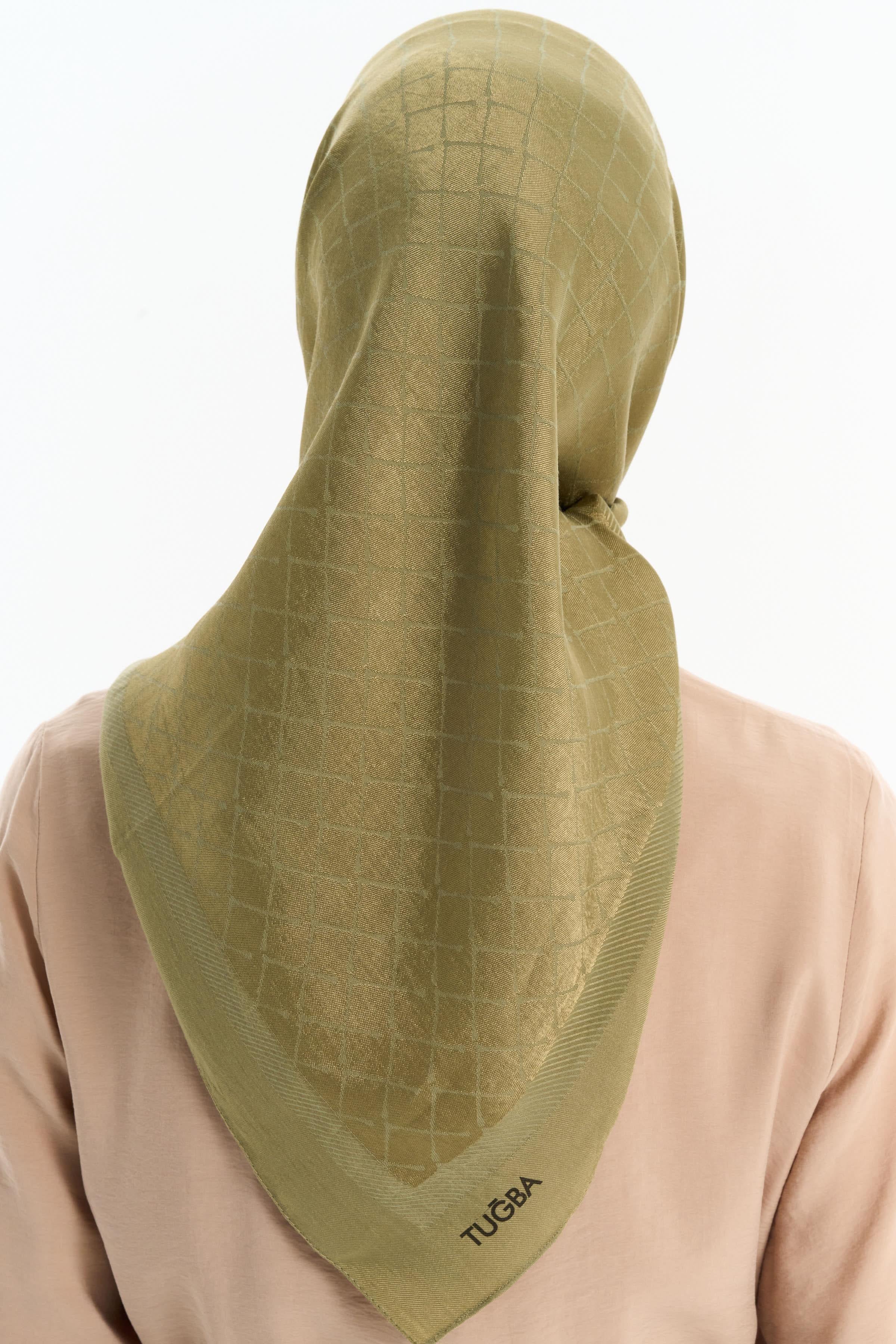 Natural Karesel Desen Eşarp - Yeşil TUGBA