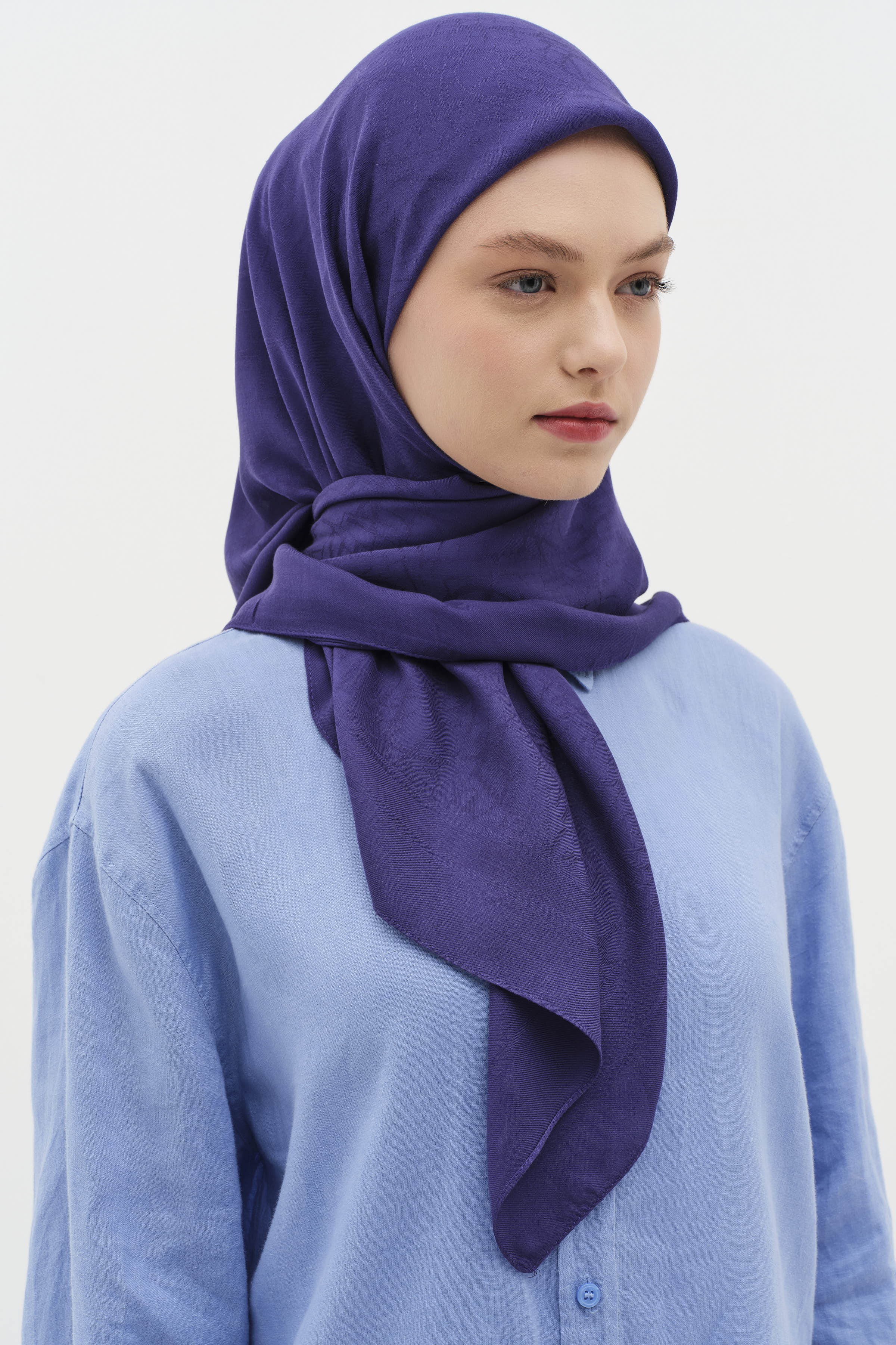 Natural Karışık Desenli Eşarp - Lacivert TUGBA