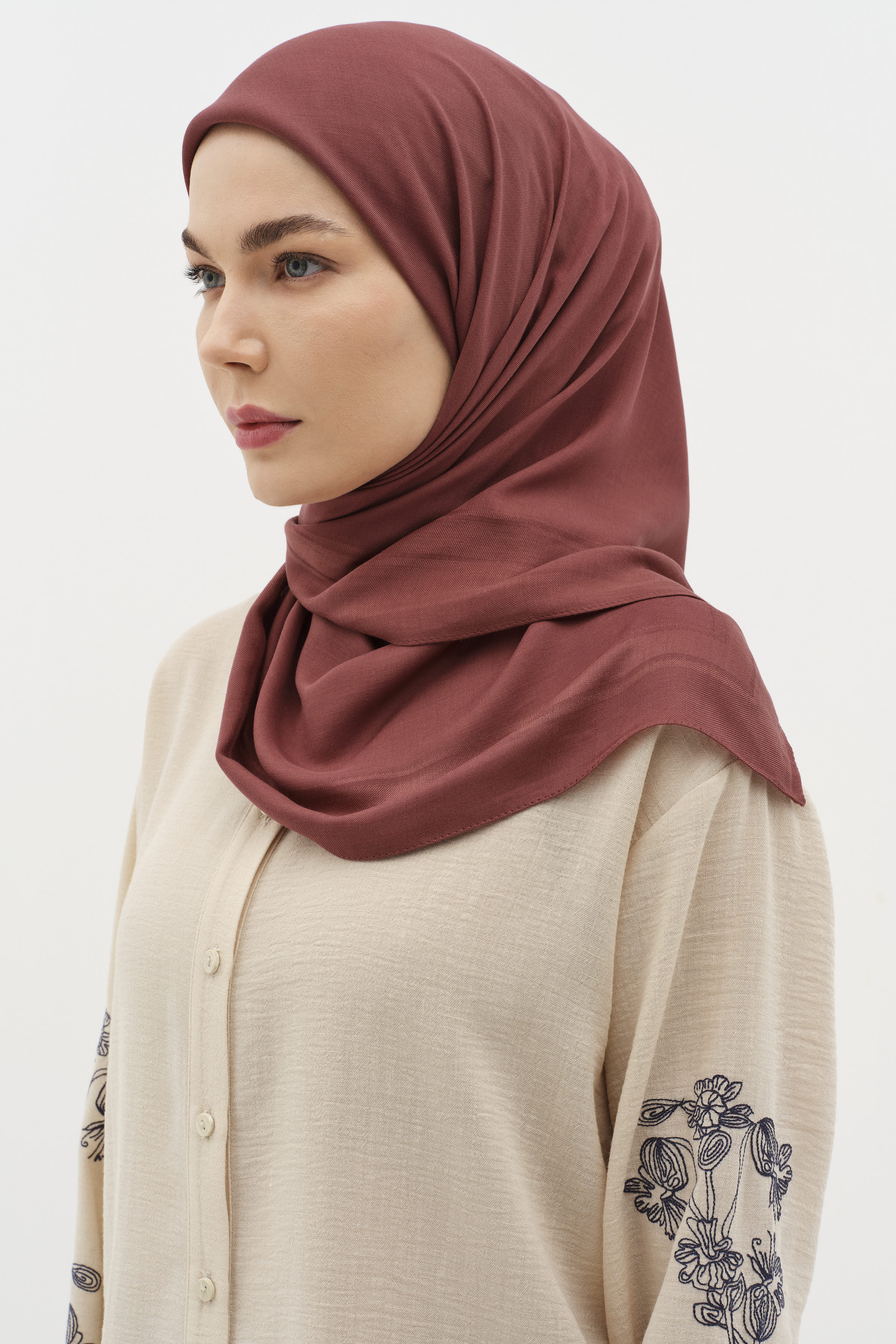 Natural Kenar Detaylı Eşarp - Bordo TUGBA